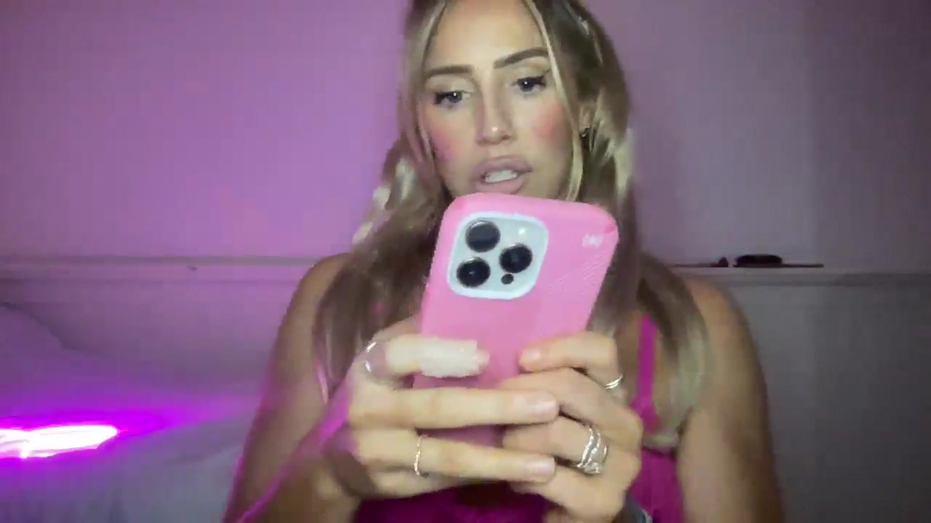 Gallery image thumbnail from Fitnessbaby69's myfreecams stream on, 01/24/2025, 14:23 image 7 of 20