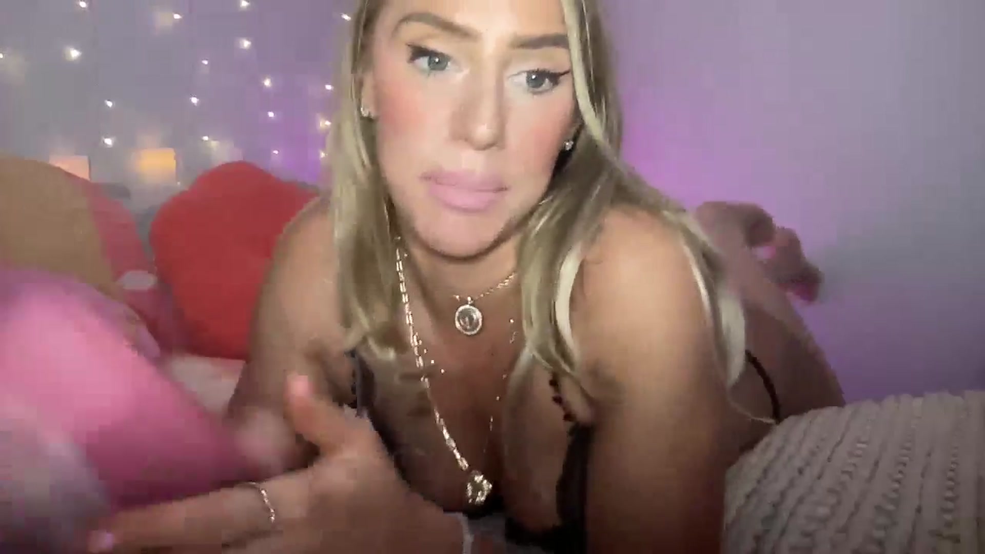 Gallery image thumbnail from Fitnessbaby69's myfreecams stream on, 02/06/2025, 11:20 image 6 of 20