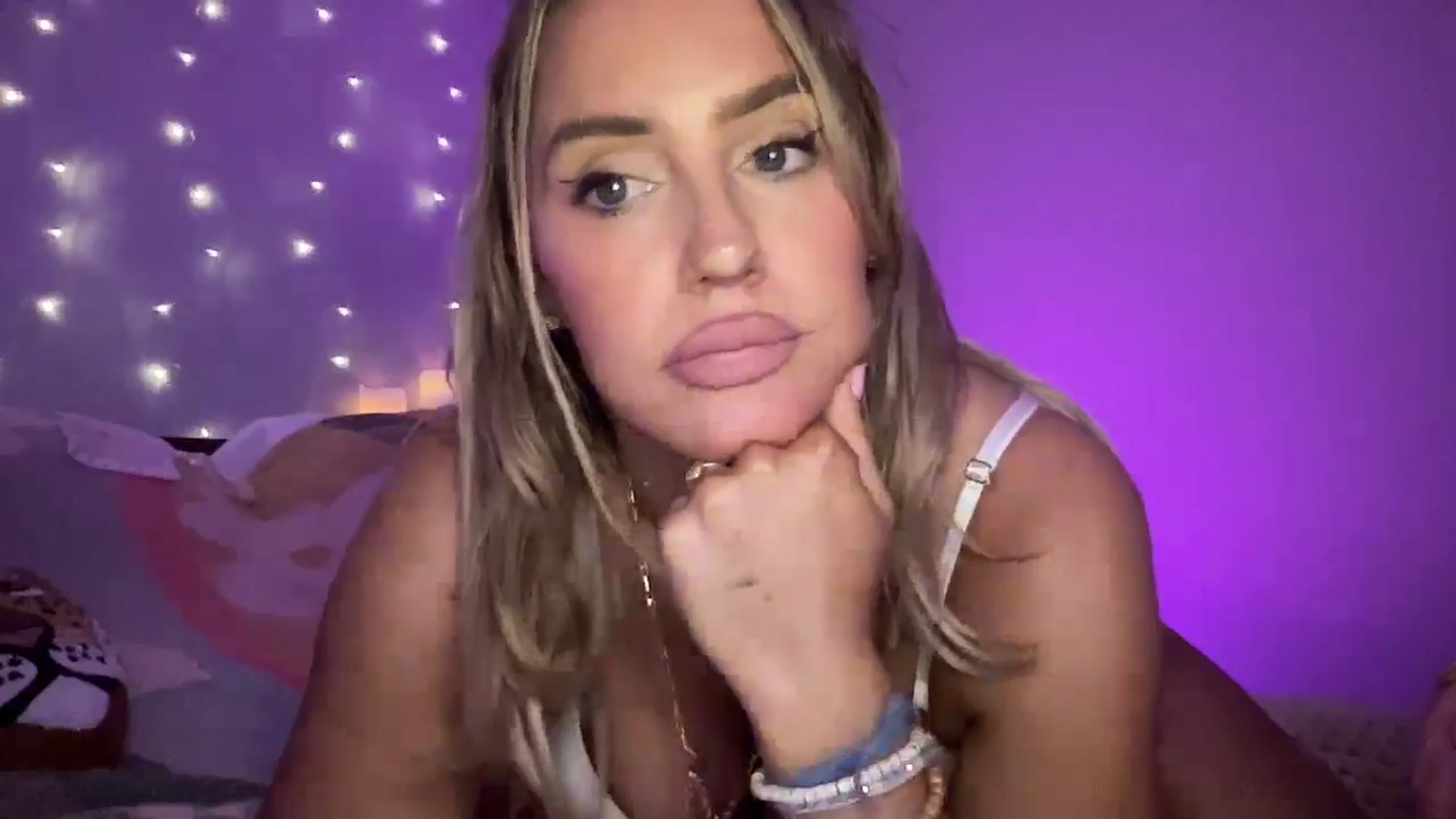 Gallery image thumbnail from Fitnessbaby69's myfreecams stream on, 02/08/2025, 10:30 image 12 of 20