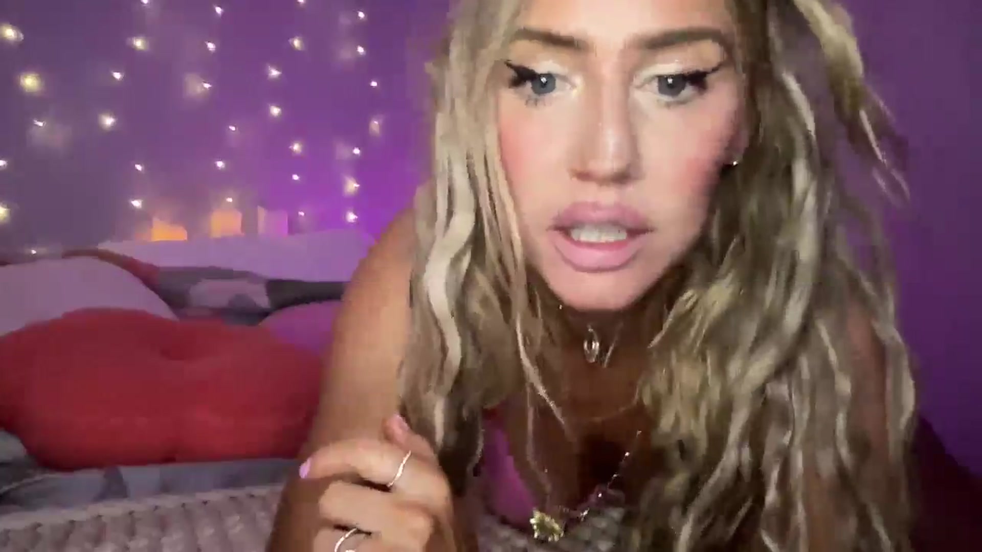 Gallery image thumbnail from Fitnessbaby69's myfreecams stream on, 02/09/2025, 07:49 image 6 of 20