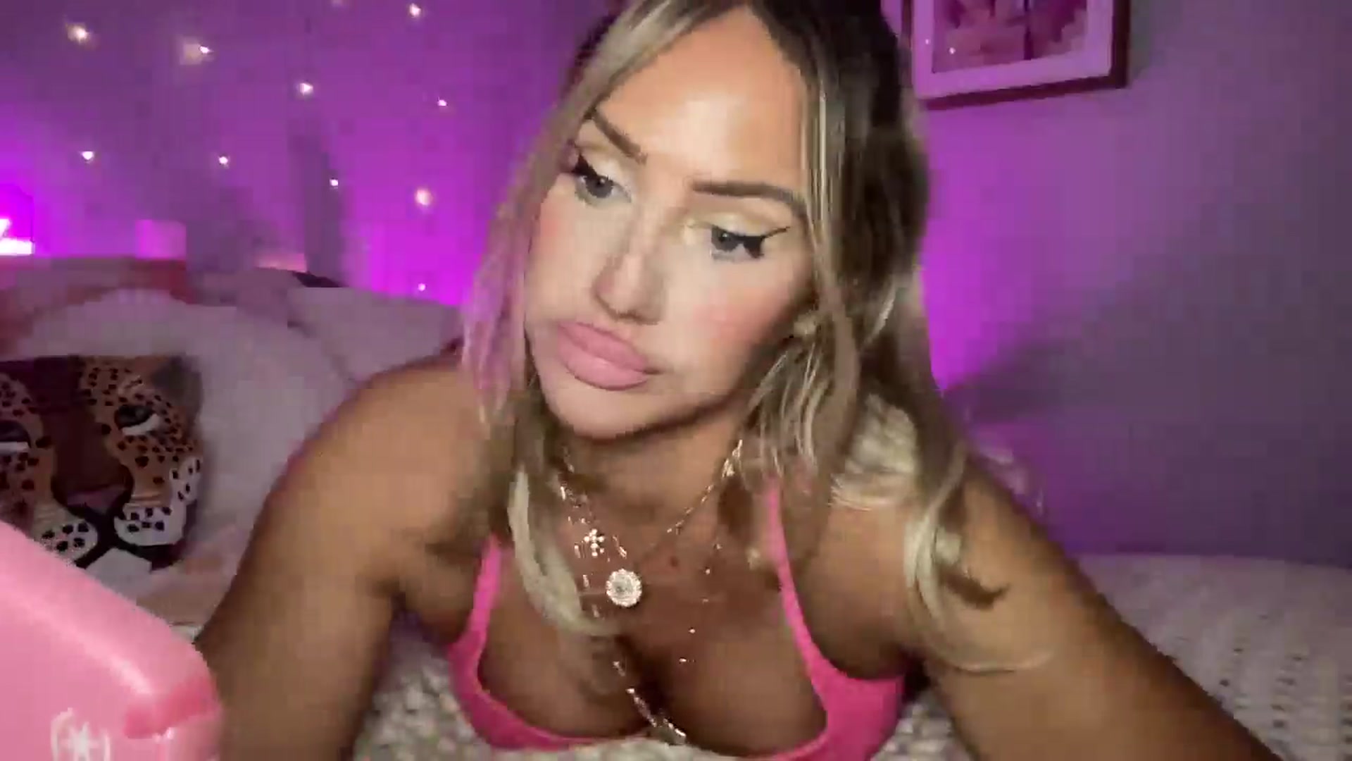Gallery image thumbnail from Fitnessbaby69's myfreecams stream on, 03/02/2025, 10:32 image 8 of 20