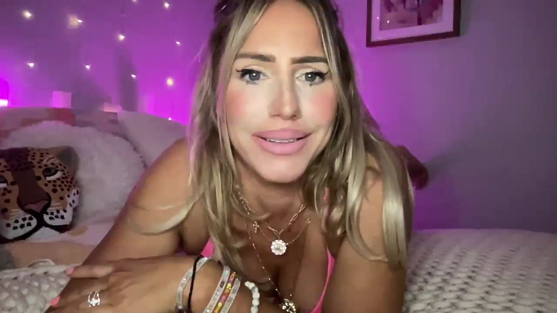 Gallery image thumbnail from Fitnessbaby69's myfreecams stream on, 03/02/2025, 10:32 image 11 of 20