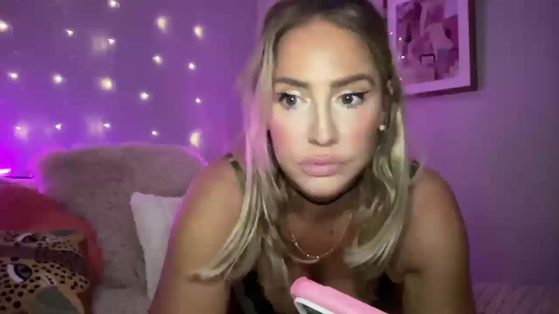 Gallery image thumbnail from Fitnessbaby69's myfreecams stream on, 04/22/2025, 10:43 image 18 of 20