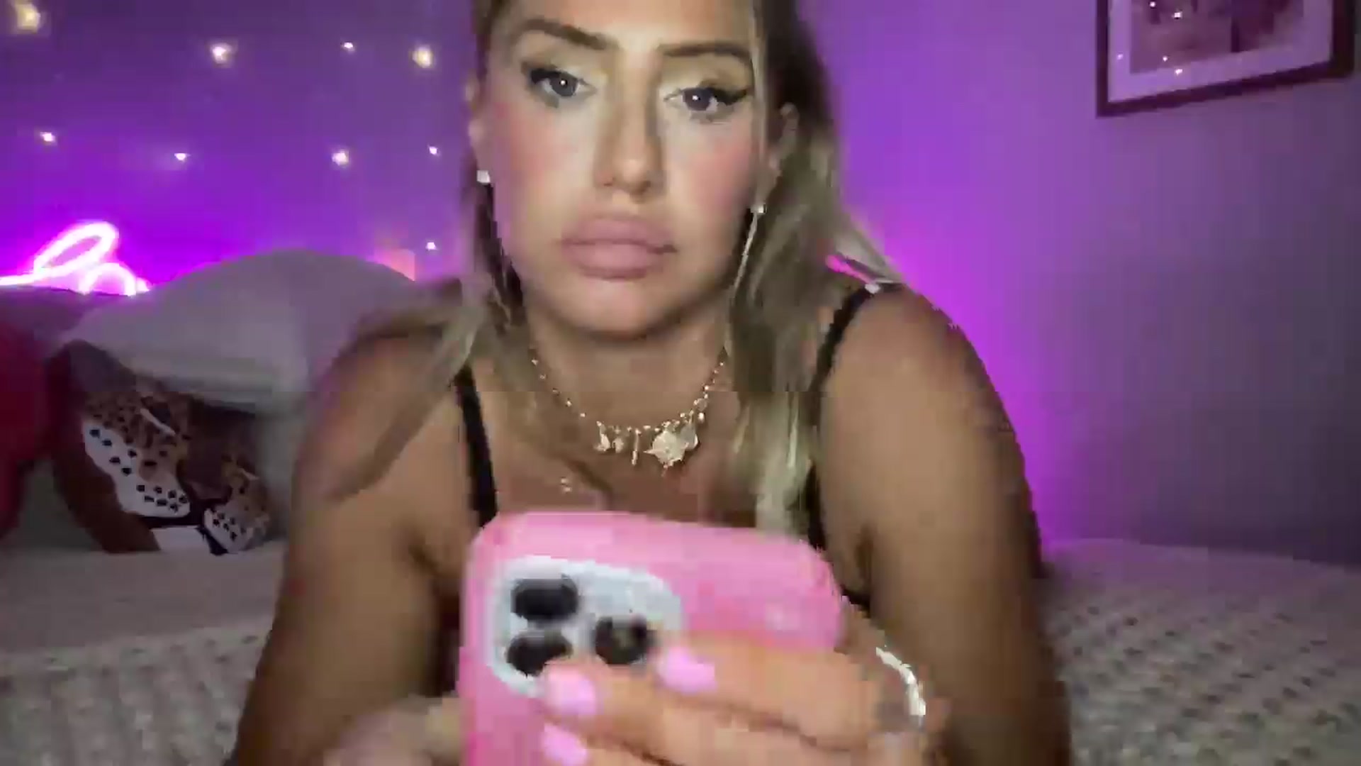 Gallery image thumbnail from Fitnessbaby69's myfreecams stream on, 04/27/2025, 13:10 image 18 of 20