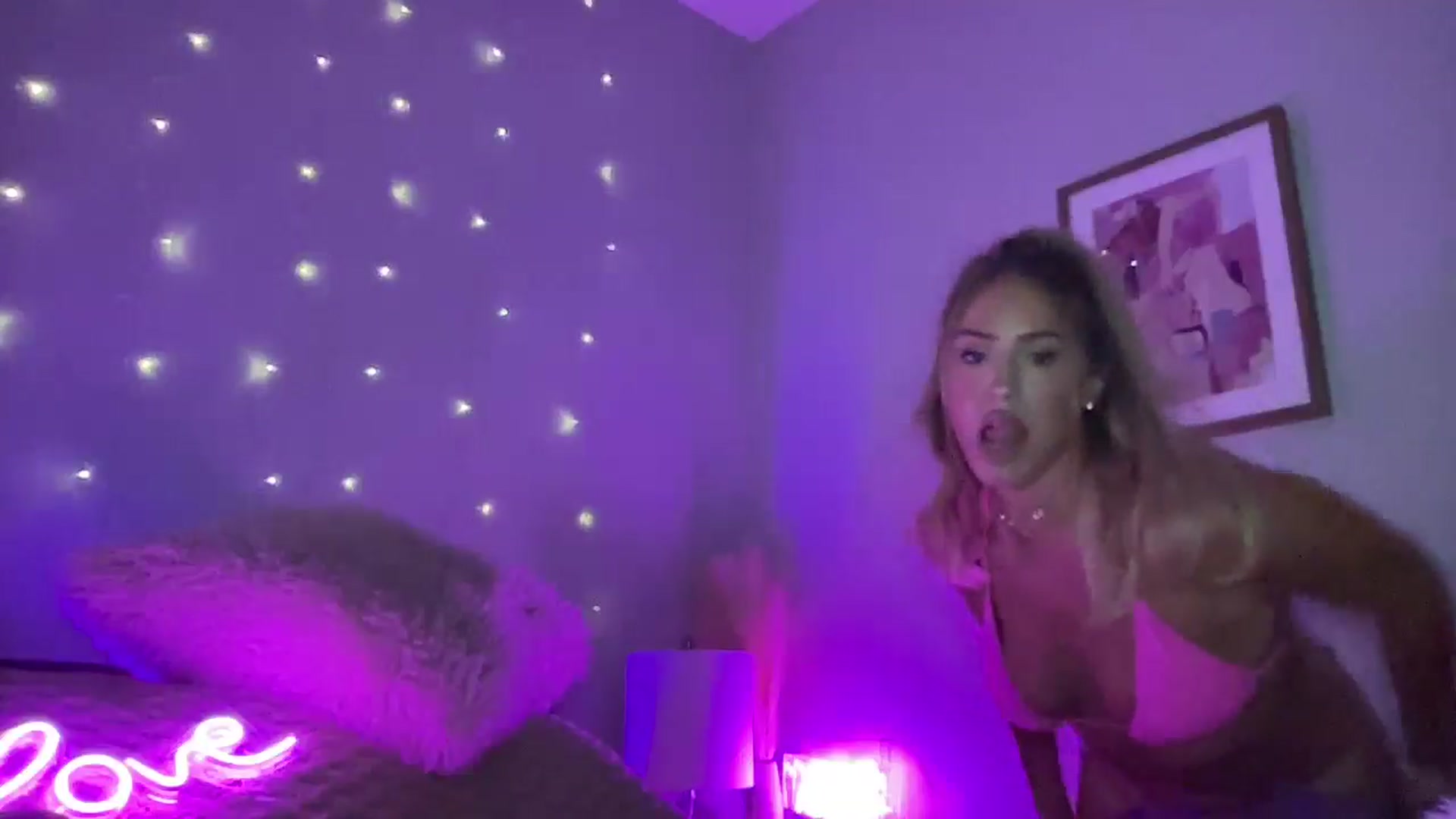 Gallery image thumbnail from Fitnessbaby69's myfreecams stream on, 05/13/2025, 10:30 image 18 of 20