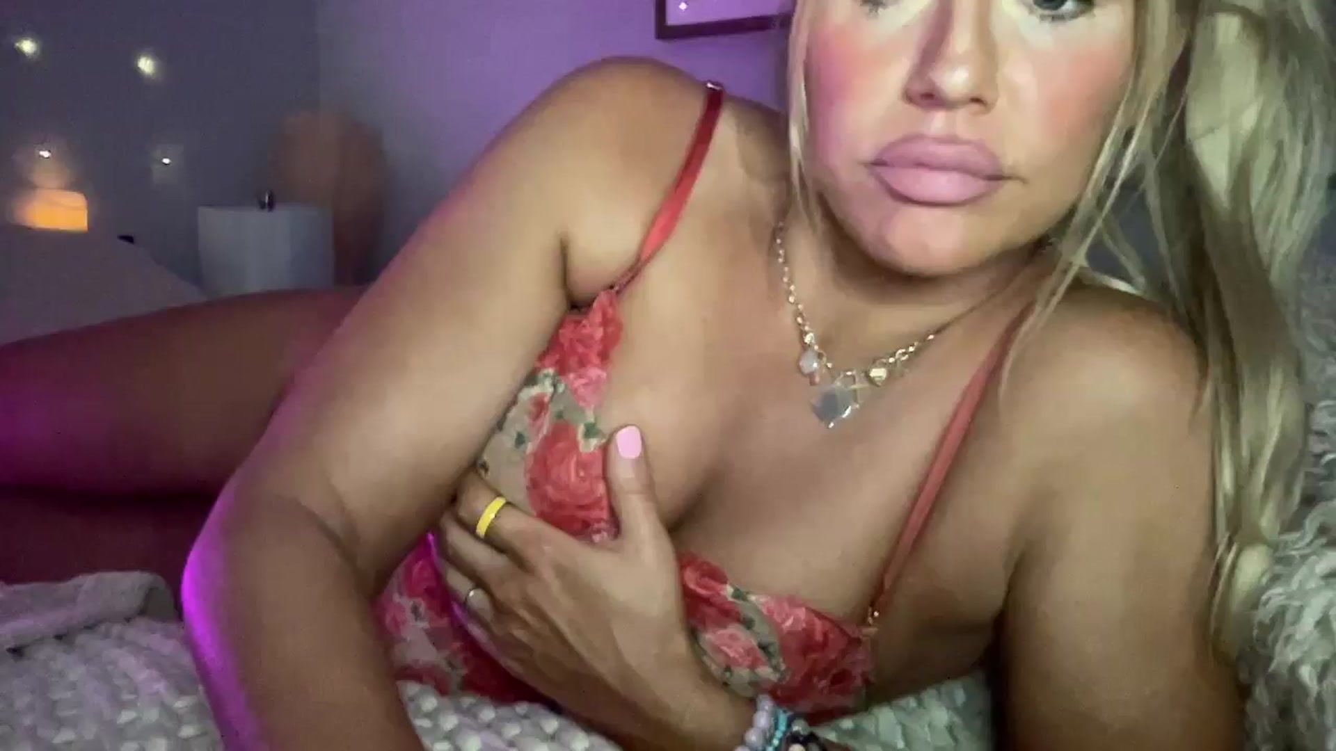 Gallery image thumbnail from Fitnessbaby69's myfreecams stream on, 05/17/2025, 13:20 image 10 of 20