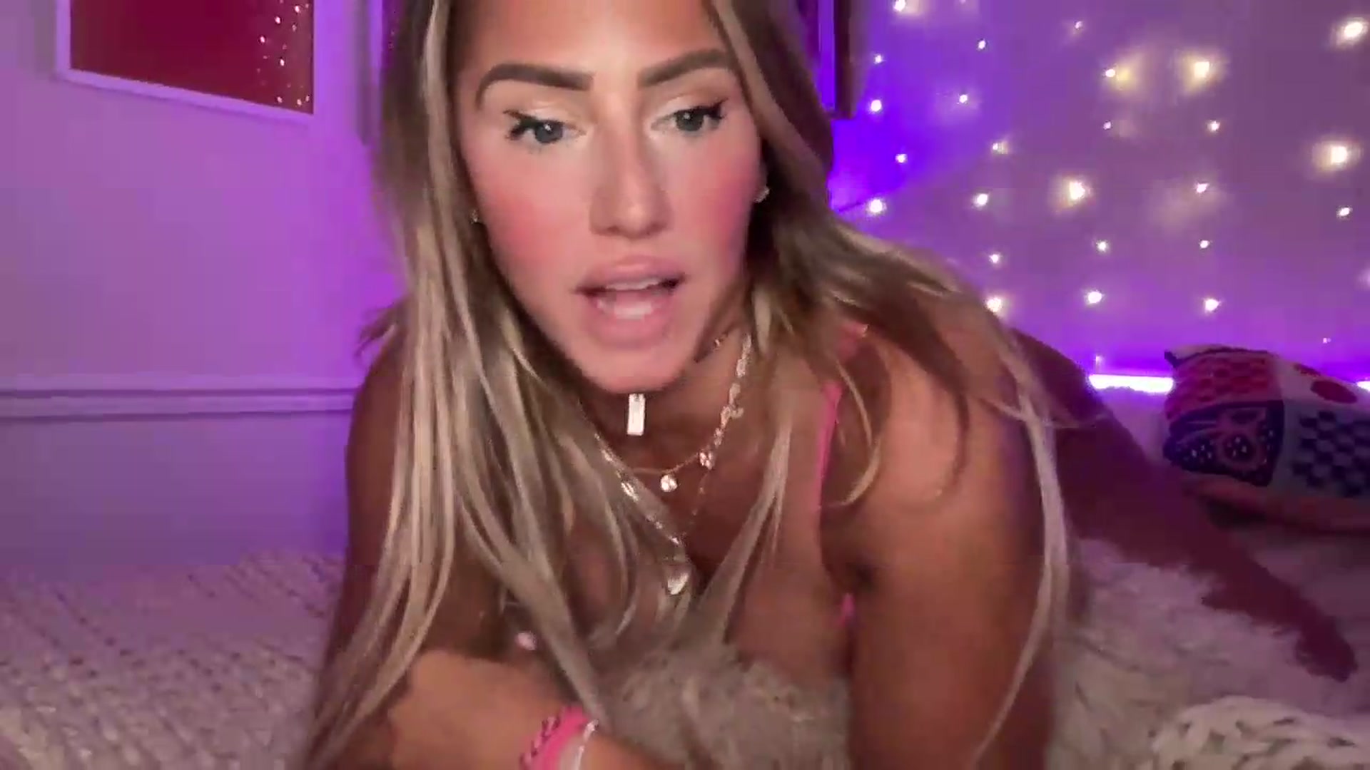 Gallery image thumbnail from Fitnessbaby69's myfreecams stream on, 05/10/2026, 09:45 image 4 of 20