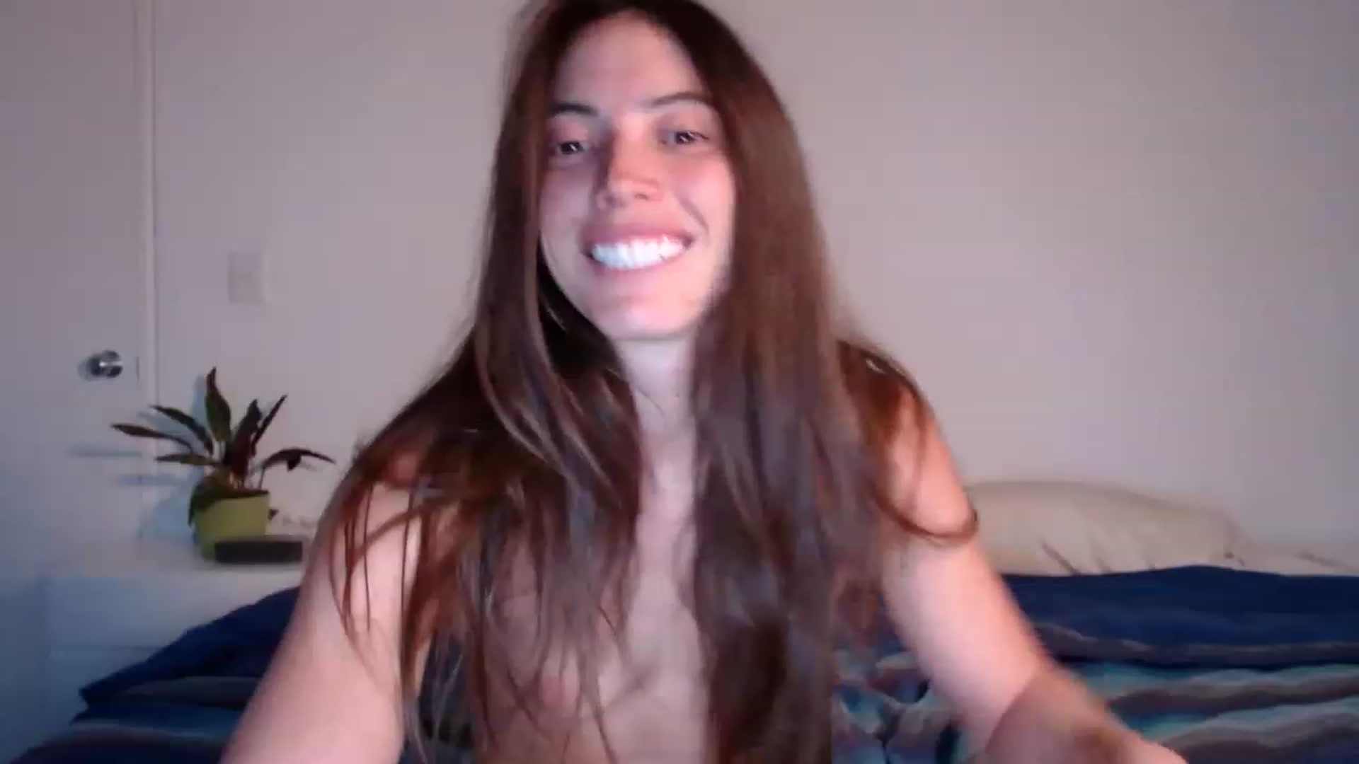 Gallery image thumbnail from Fitsexygirl's myfreecams stream on, 12/17/2022, 24:25 image 18 of 20