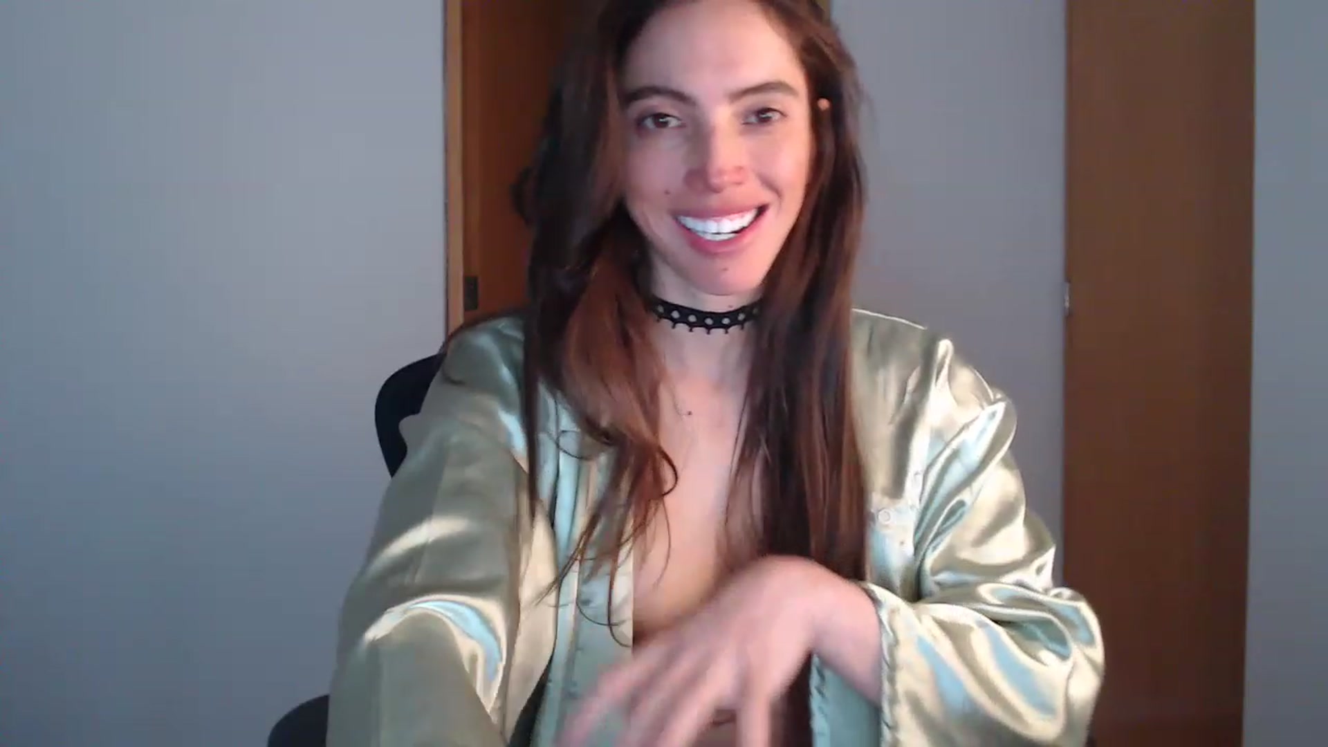 Gallery image thumbnail from Fitsexygirl's myfreecams stream on, 04/25/2023, 21:11 image 10 of 20