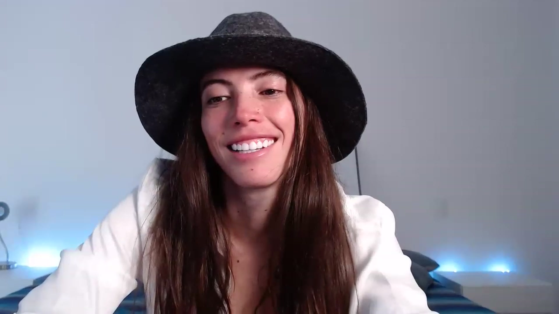 Gallery image thumbnail from Fitsexygirl's myfreecams stream on, 05/04/2023, 18:12 image 12 of 20