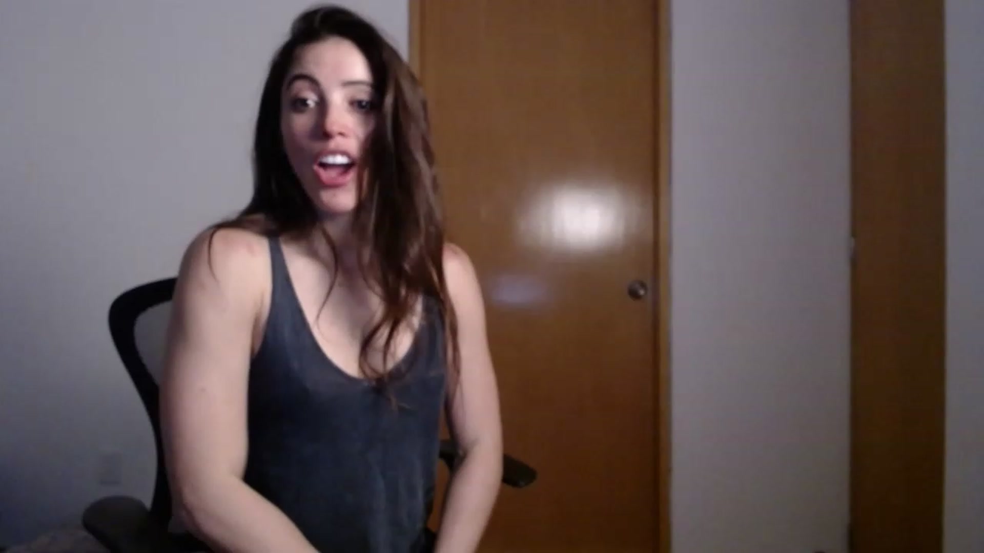 Gallery image thumbnail from Fitsexygirl's myfreecams stream on, 05/08/2023, 19:20 image 1 of 20