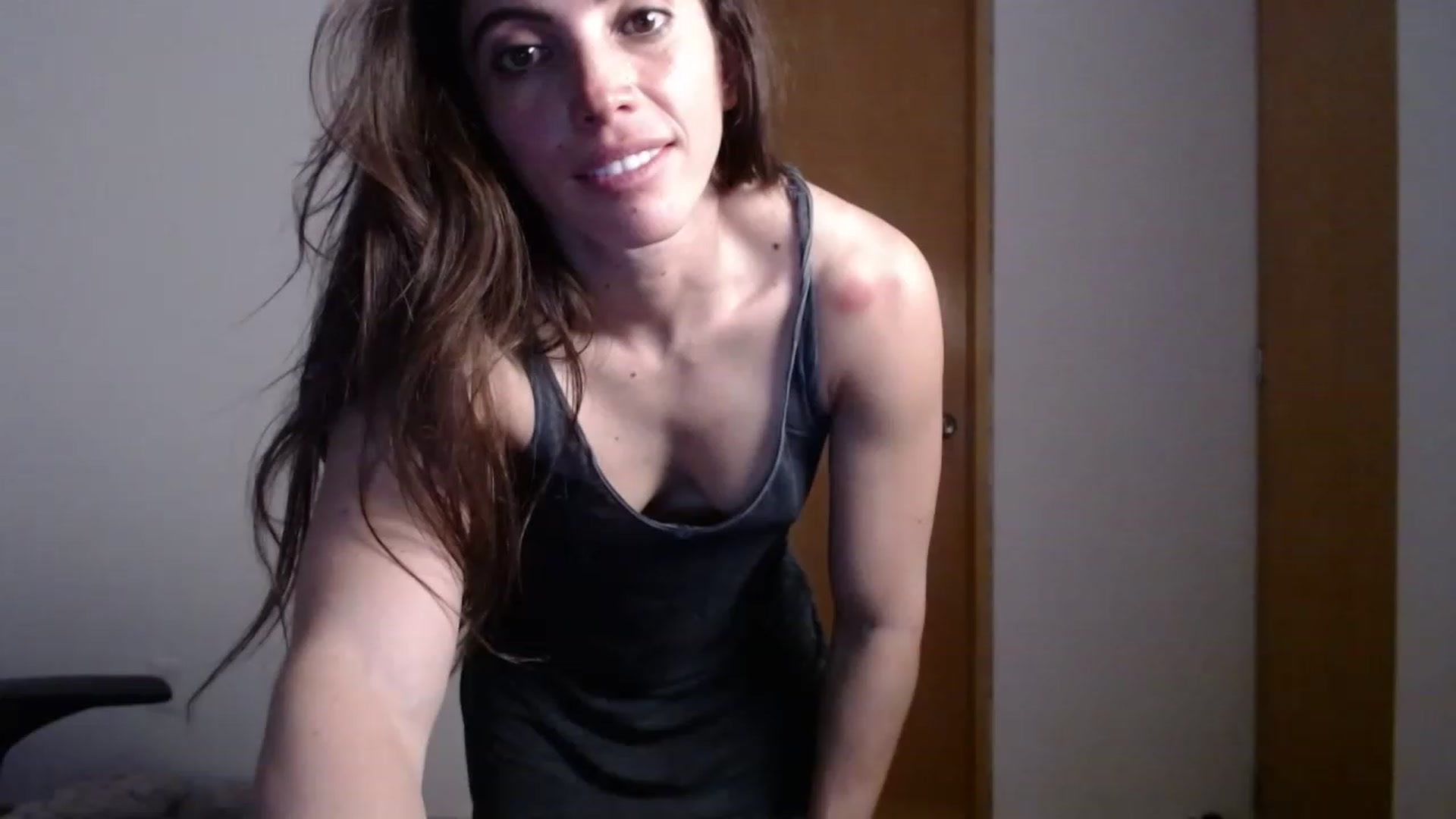 Gallery image thumbnail from Fitsexygirl's myfreecams stream on, 05/08/2023, 19:20 image 3 of 20