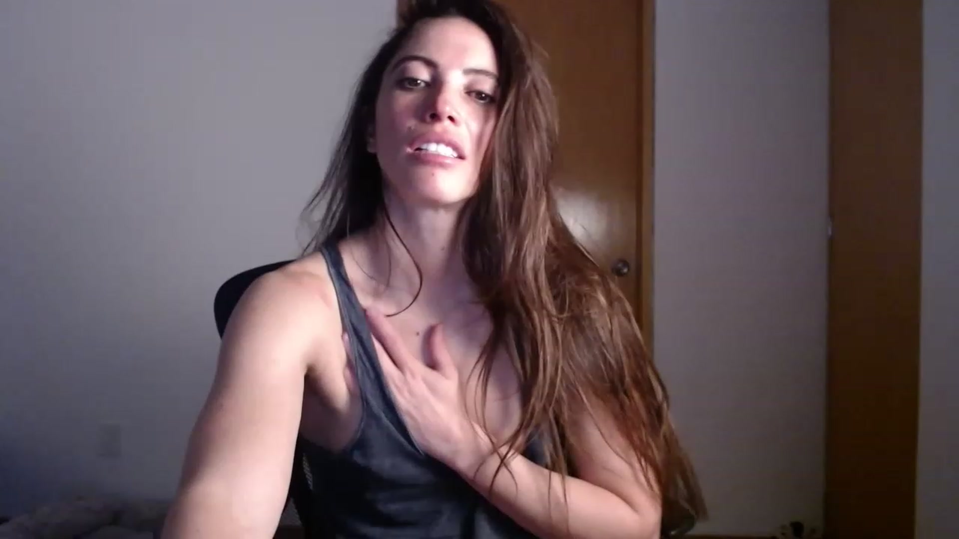 Gallery image thumbnail from Fitsexygirl's myfreecams stream on, 05/08/2023, 19:20 image 10 of 20