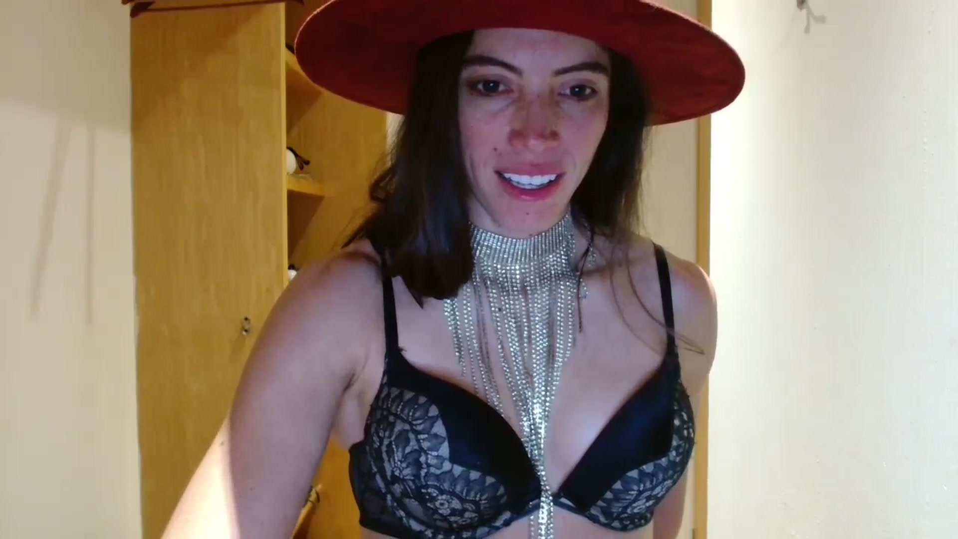 Gallery image thumbnail from Fitsexygirl's myfreecams stream on, 12/15/2023, 17:46 image 2 of 20