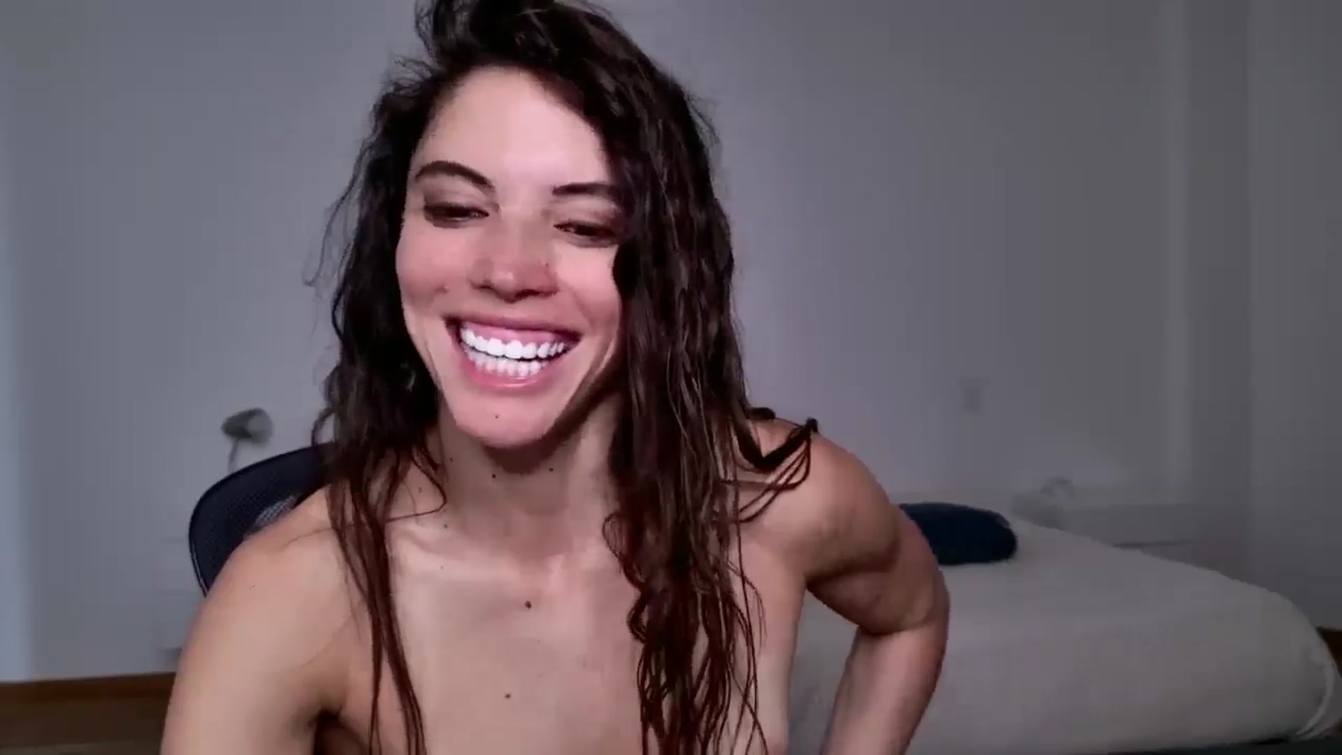 Gallery image thumbnail from Fitsexygirl's myfreecams stream on, 12/20/2024, 24:02 image 12 of 20