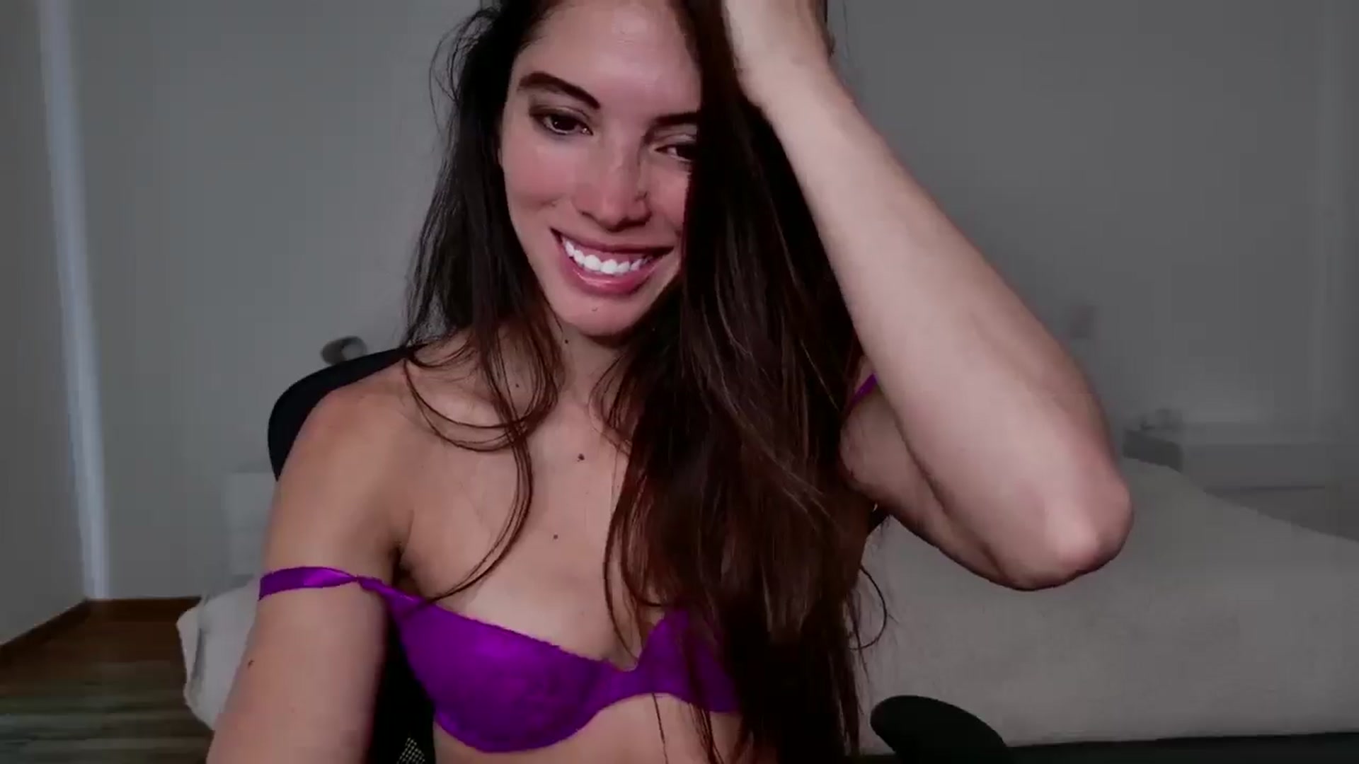 Gallery image thumbnail from Fitsexygirl's myfreecams stream on, 02/25/2025, 19:39 image 10 of 20