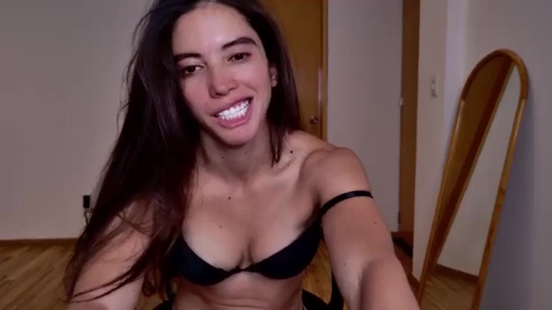 Gallery image thumbnail from Fitsexygirl's myfreecams stream on, 06/12/2025, 24:02 image 2 of 20