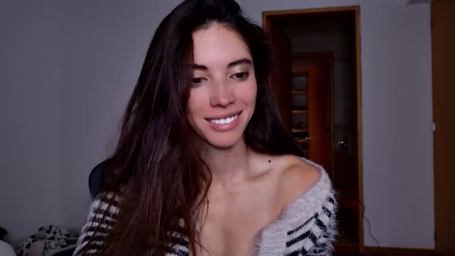 Gallery image thumbnail from Fitsexygirl's myfreecams stream on, 06/26/2025, 01:09 image 1 of 20