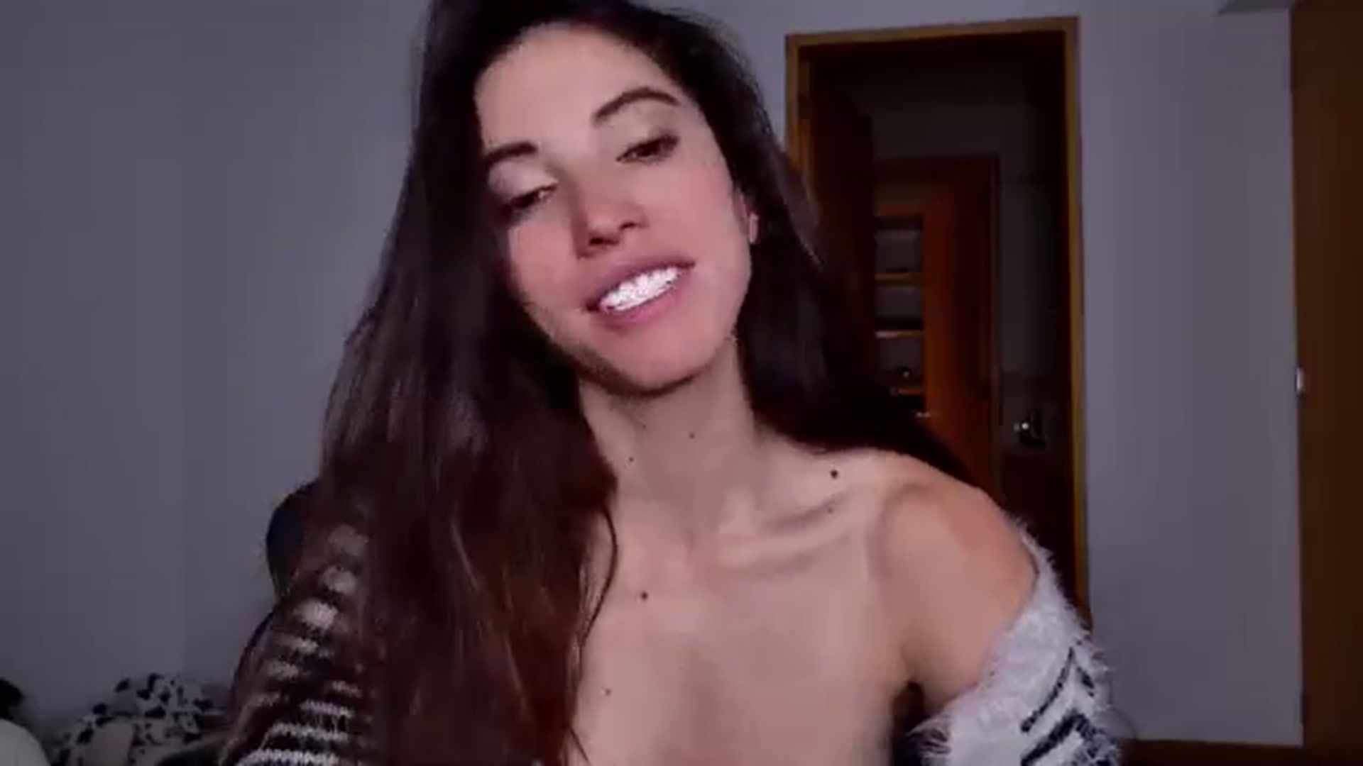 Gallery image thumbnail from Fitsexygirl's myfreecams stream on, 06/26/2025, 01:09 image 4 of 20