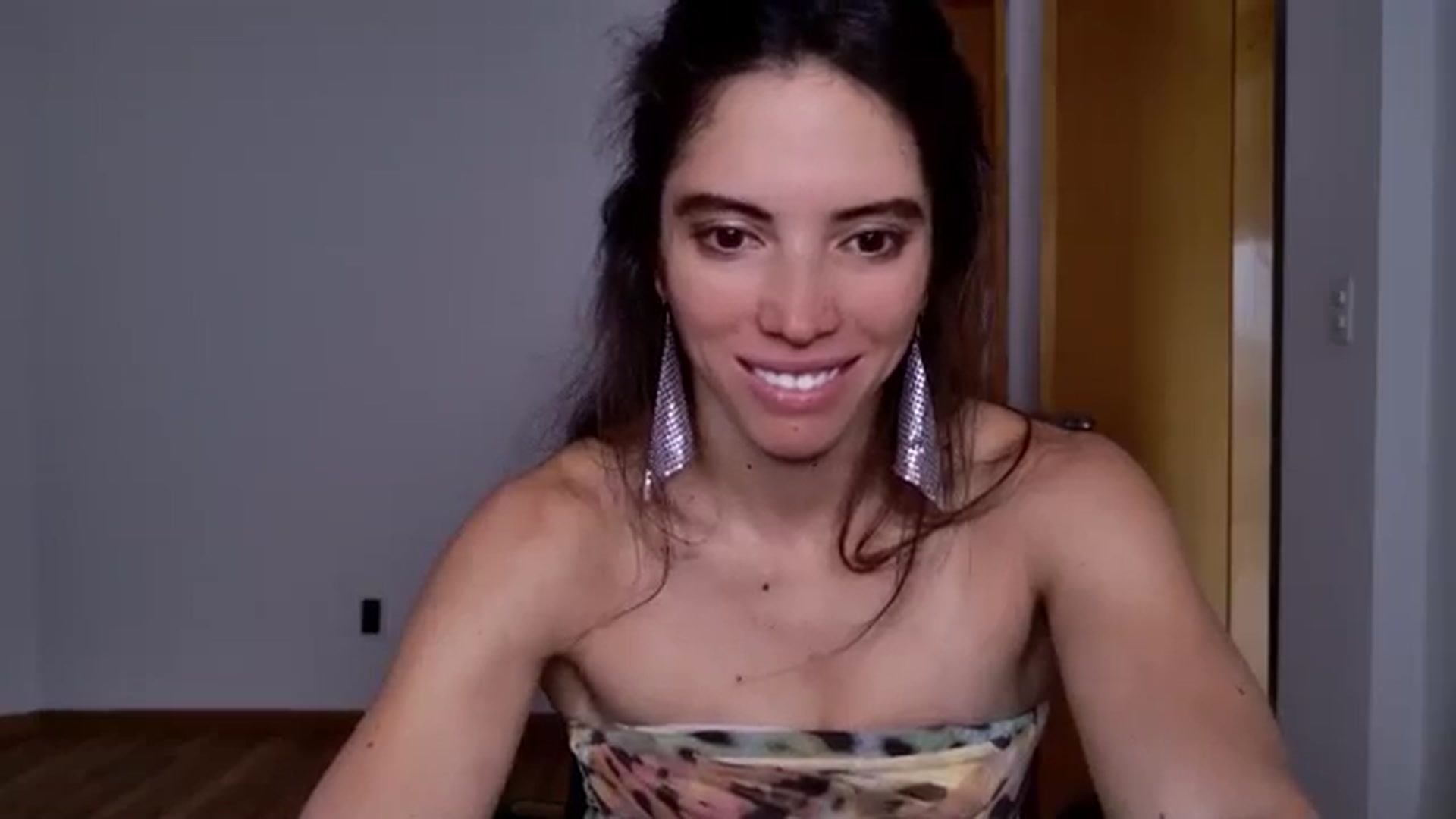 Gallery image thumbnail from Fitsexygirl's myfreecams stream on, 06/26/2025, 22:35 image 19 of 20
