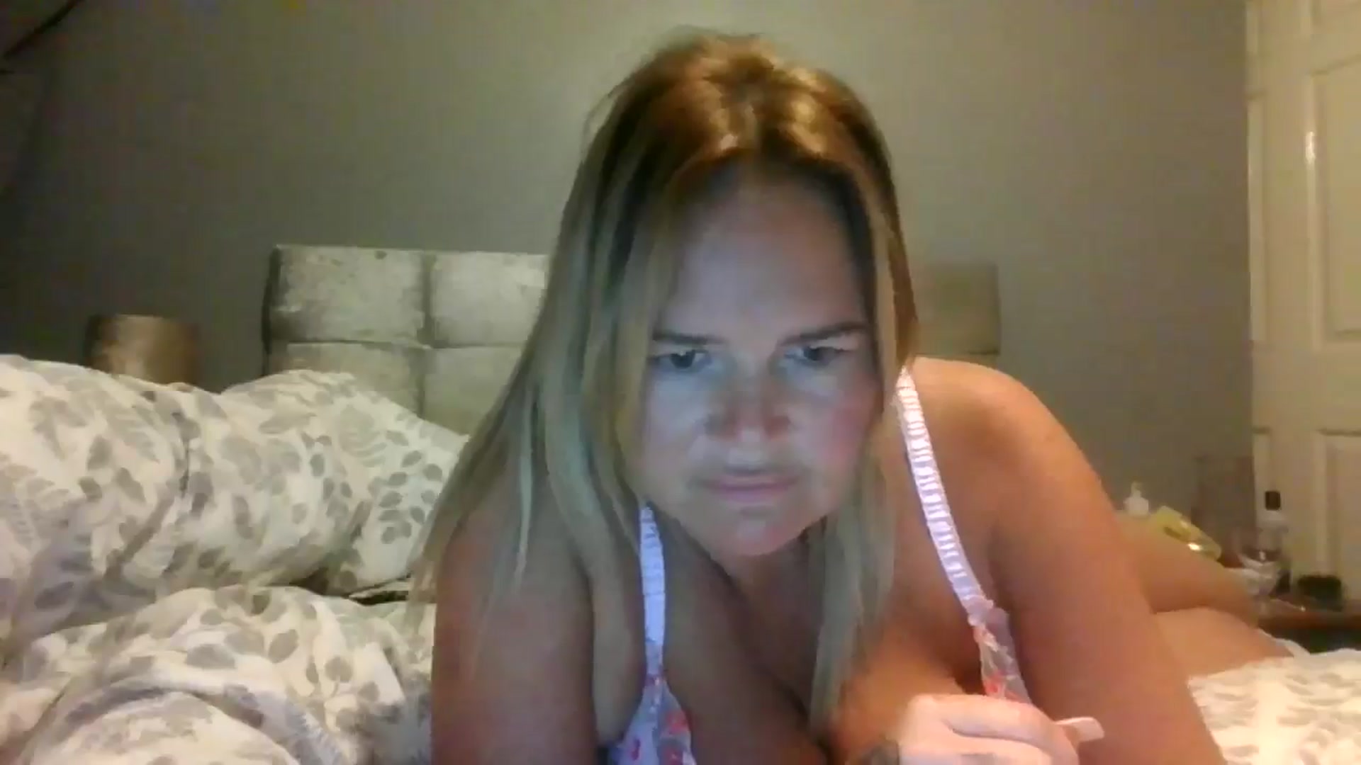 Gallery image thumbnail from Fitty_milf's myfreecams stream on, 10/14/2024, 18:35 image 20 of 20