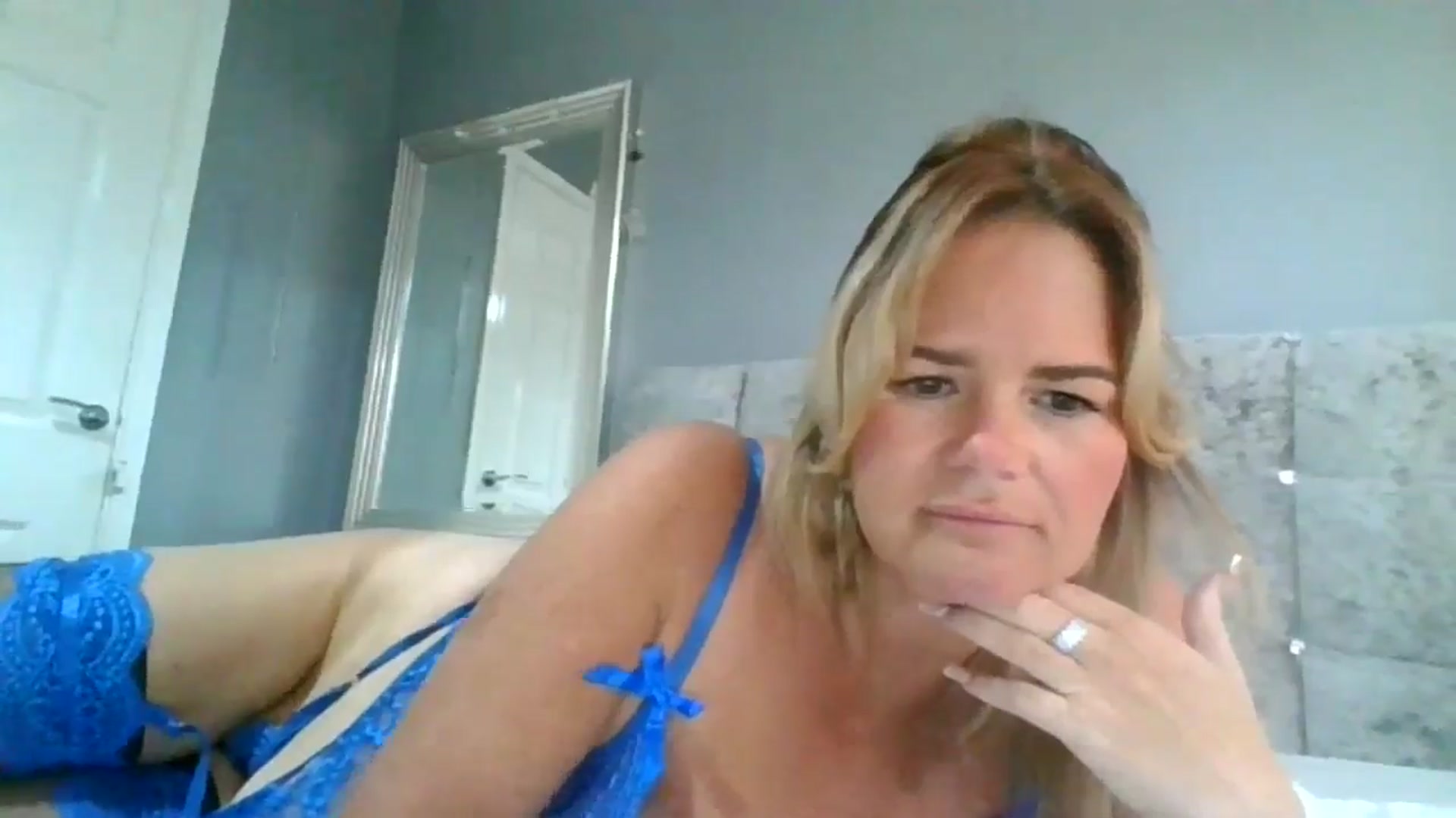 Gallery image thumbnail from Fitty_milf's myfreecams stream on, 10/21/2024, 10:26 image 15 of 20