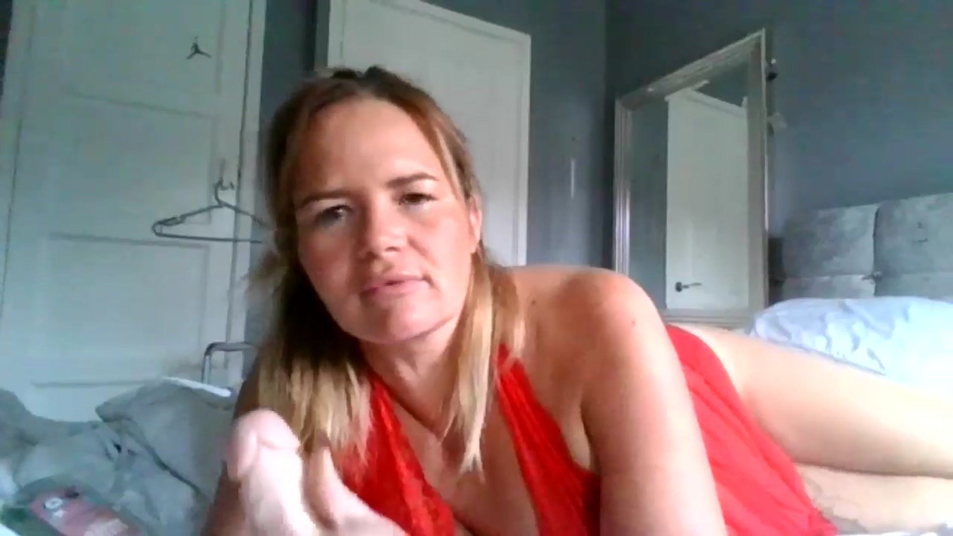 Gallery image thumbnail from Fitty_milf's myfreecams stream on, 11/06/2024, 12:48 image 14 of 20