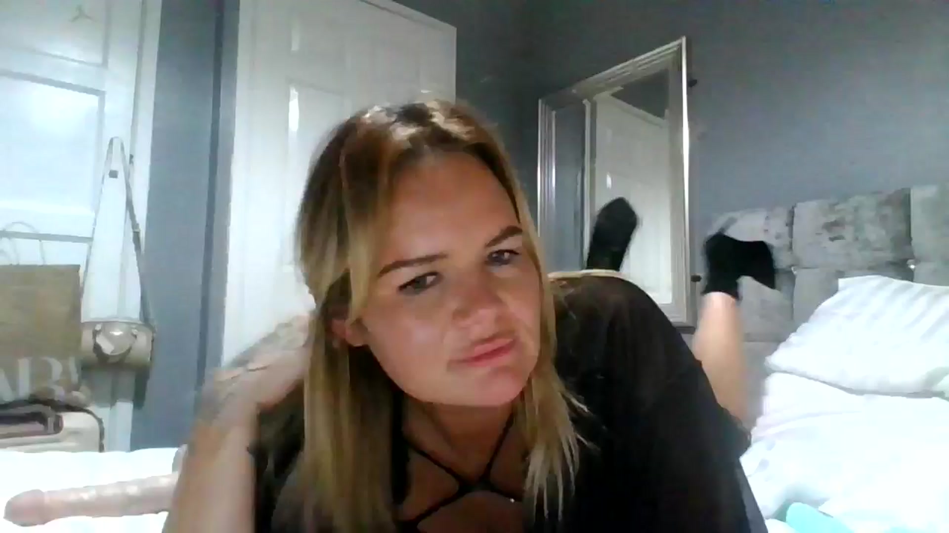Gallery image thumbnail from Fitty_milf's myfreecams stream on, 11/30/2024, 18:32 image 7 of 20