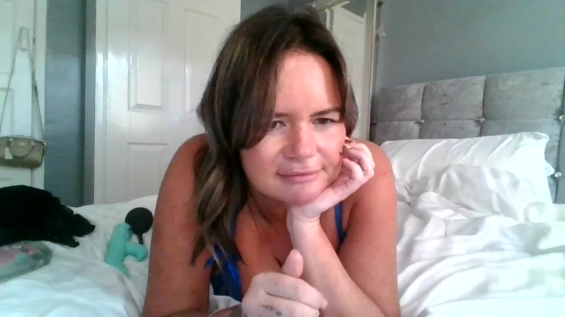 Gallery image thumbnail from Fitty_milf's myfreecams stream on, 12/04/2024, 12:20 image 15 of 20
