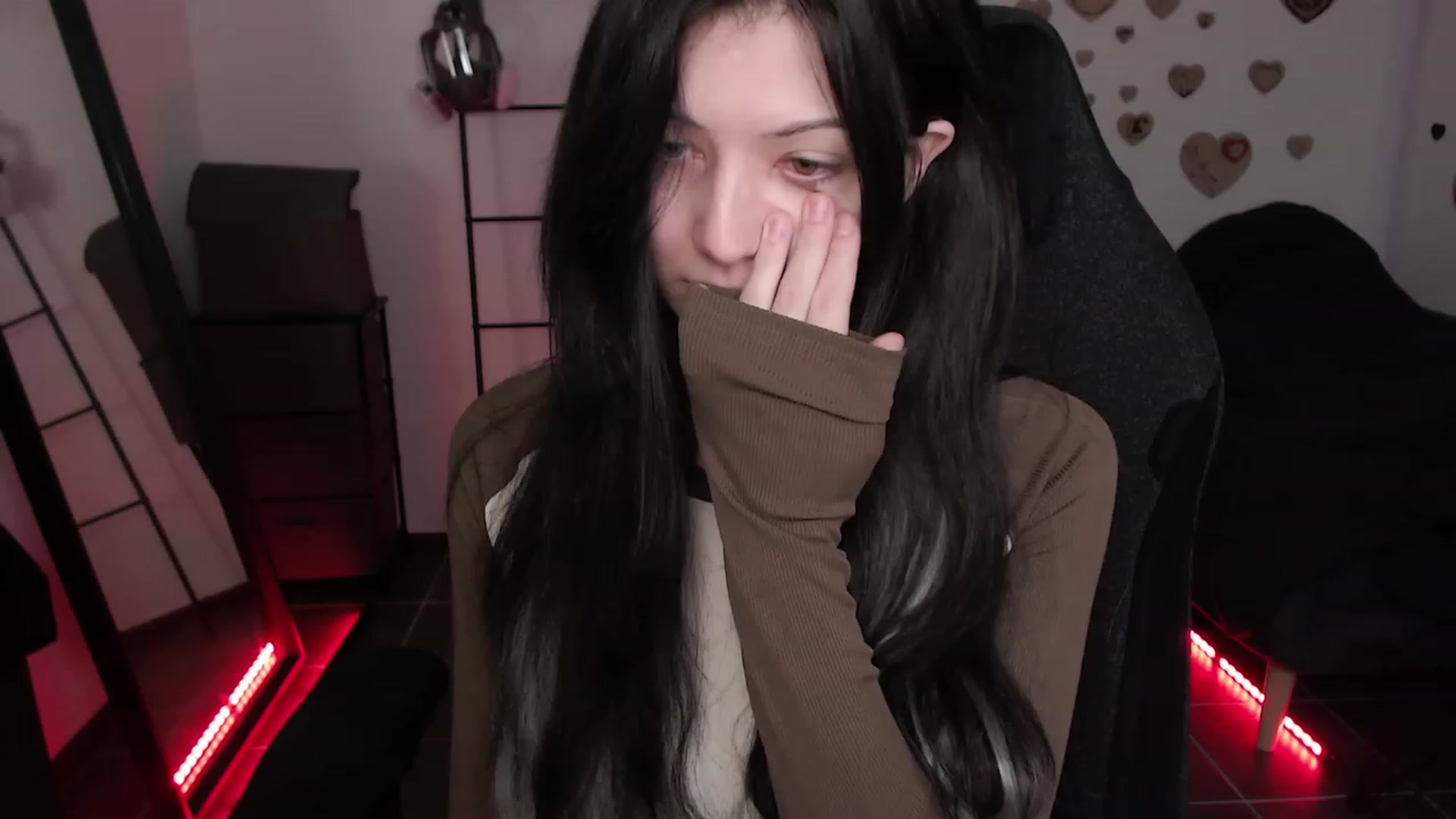Gallery image thumbnail from FiveYears's myfreecams stream on, 07/23/2023, 02:17 image 11 of 20