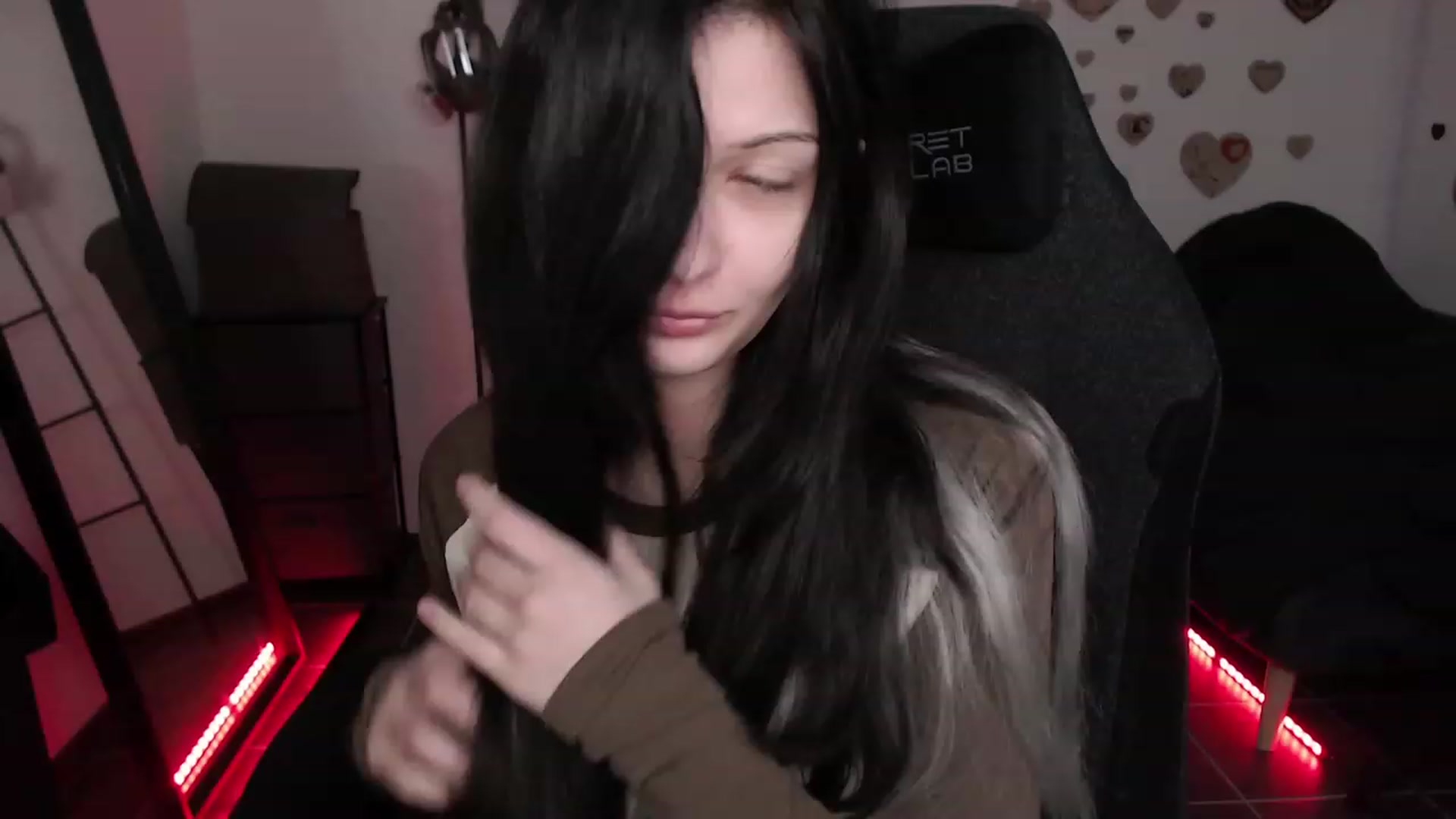Gallery image thumbnail from FiveYears's myfreecams stream on, 07/23/2023, 02:17 image 9 of 20