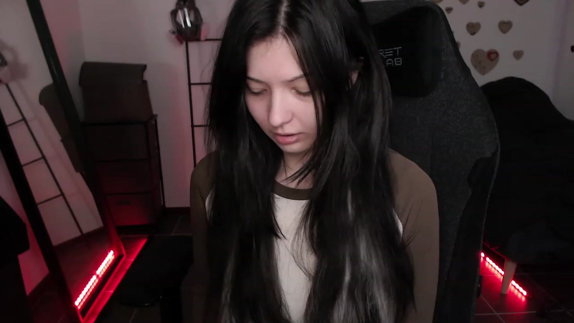 Gallery image thumbnail from FiveYears's myfreecams stream on, 07/23/2023, 02:17 image 18 of 20