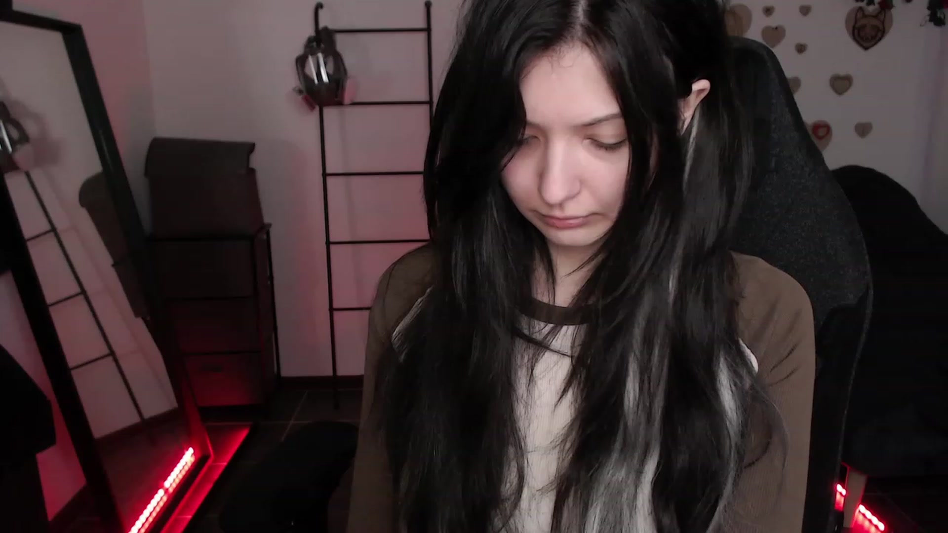 Gallery image thumbnail from FiveYears's myfreecams stream on, 07/23/2023, 03:39 image 2 of 20