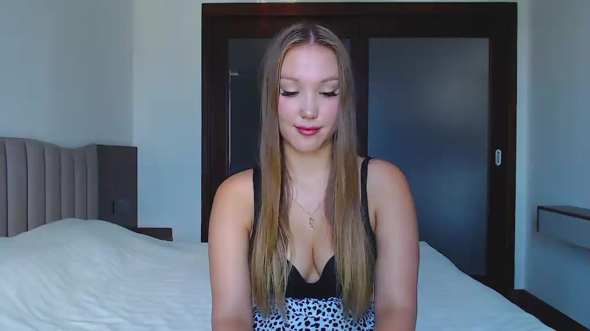 Gallery image thumbnail from Flame_inside1's myfreecams stream on, 07/01/2026, 04:59 image 6 of 20