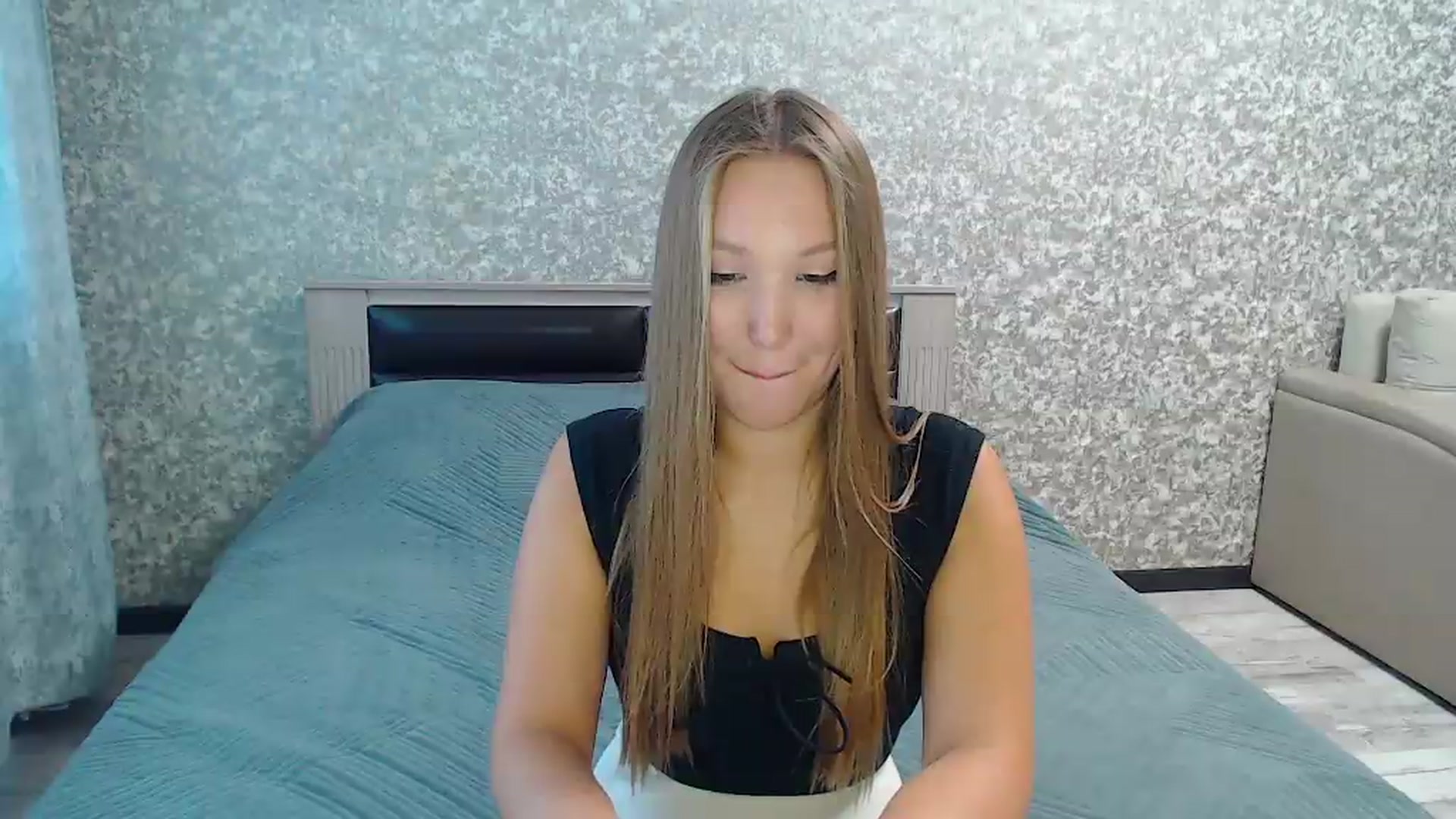 Gallery image thumbnail from Flame_inside1's myfreecams stream on, 08/27/2026, 07:15 image 18 of 20