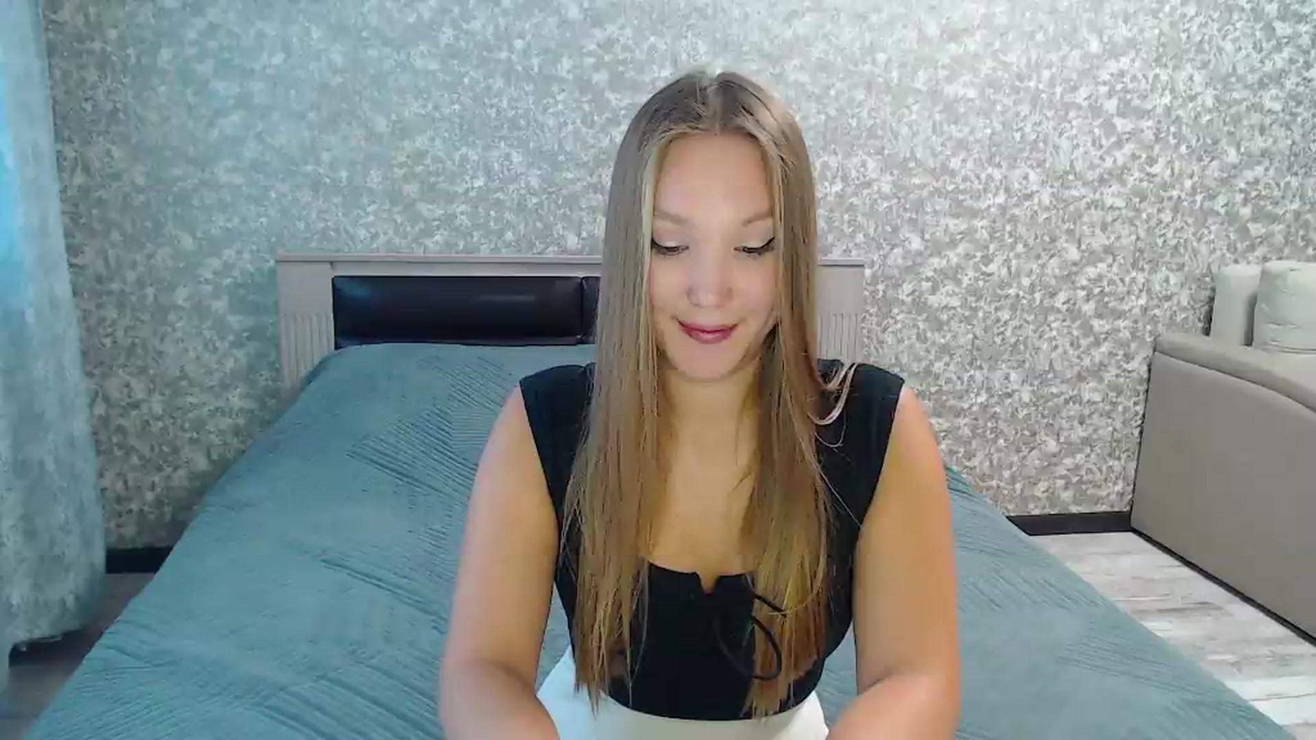 Gallery image thumbnail from Flame_inside1's myfreecams stream on, 08/27/2026, 07:15 image 14 of 20