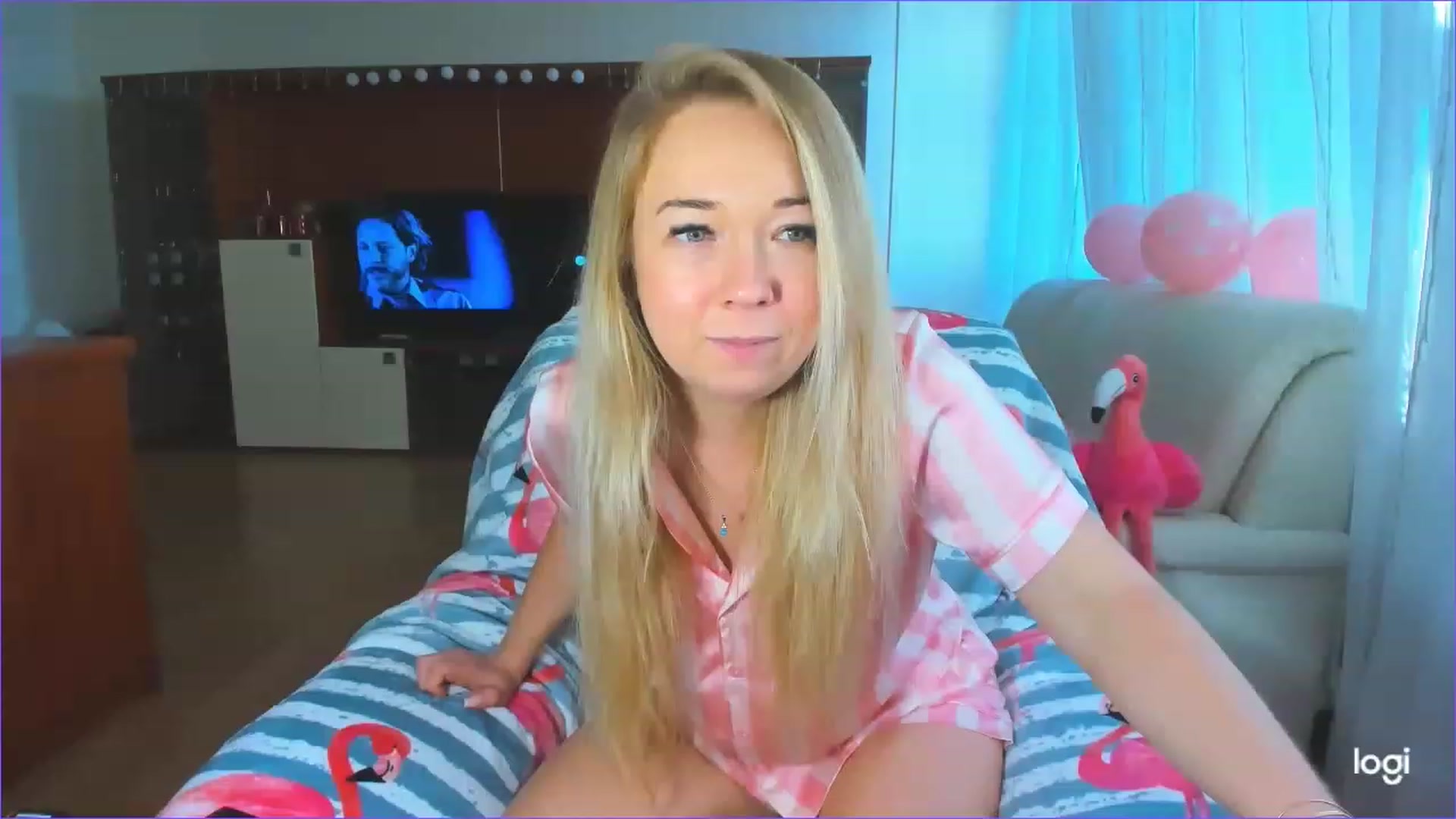 Gallery image thumbnail from FlamingoBday's myfreecams stream on, 02/07/2023, 14:35 image 15 of 20