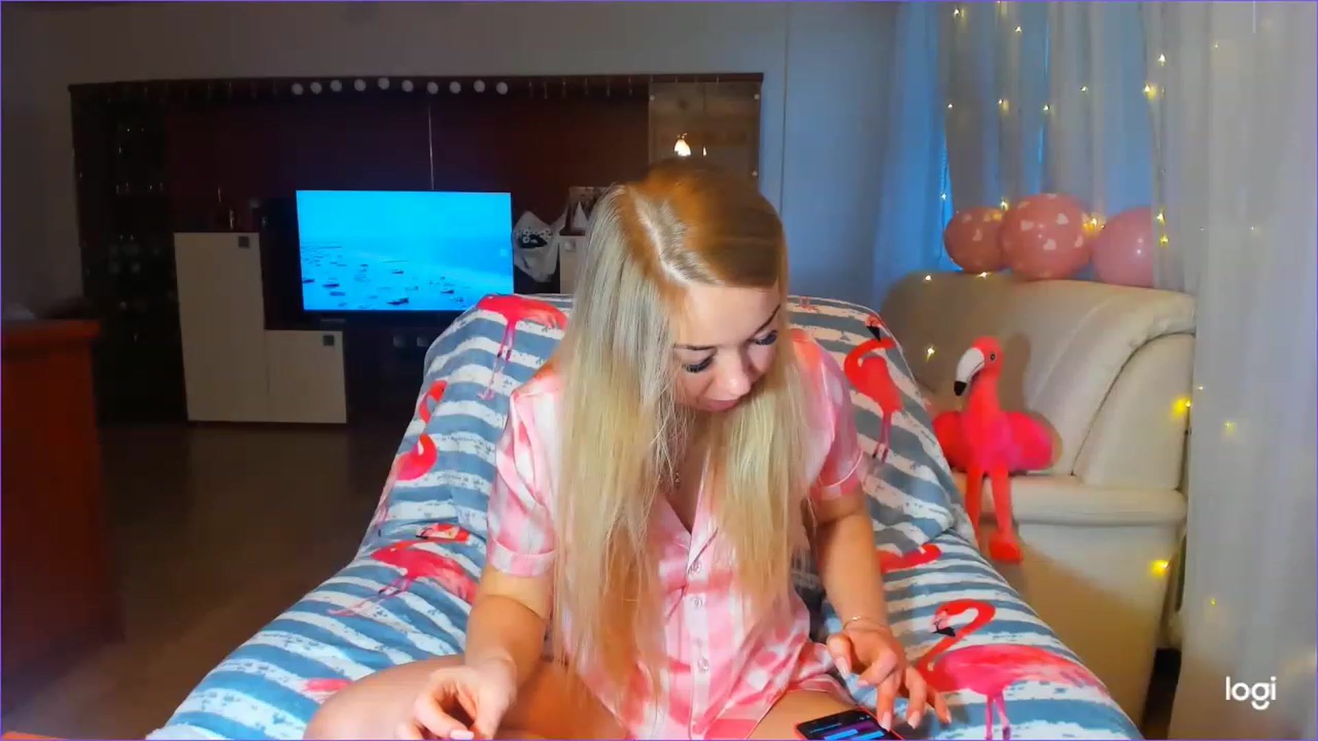 Gallery image thumbnail from FlamingoBday's myfreecams stream on, 02/07/2023, 16:03 image 16 of 20
