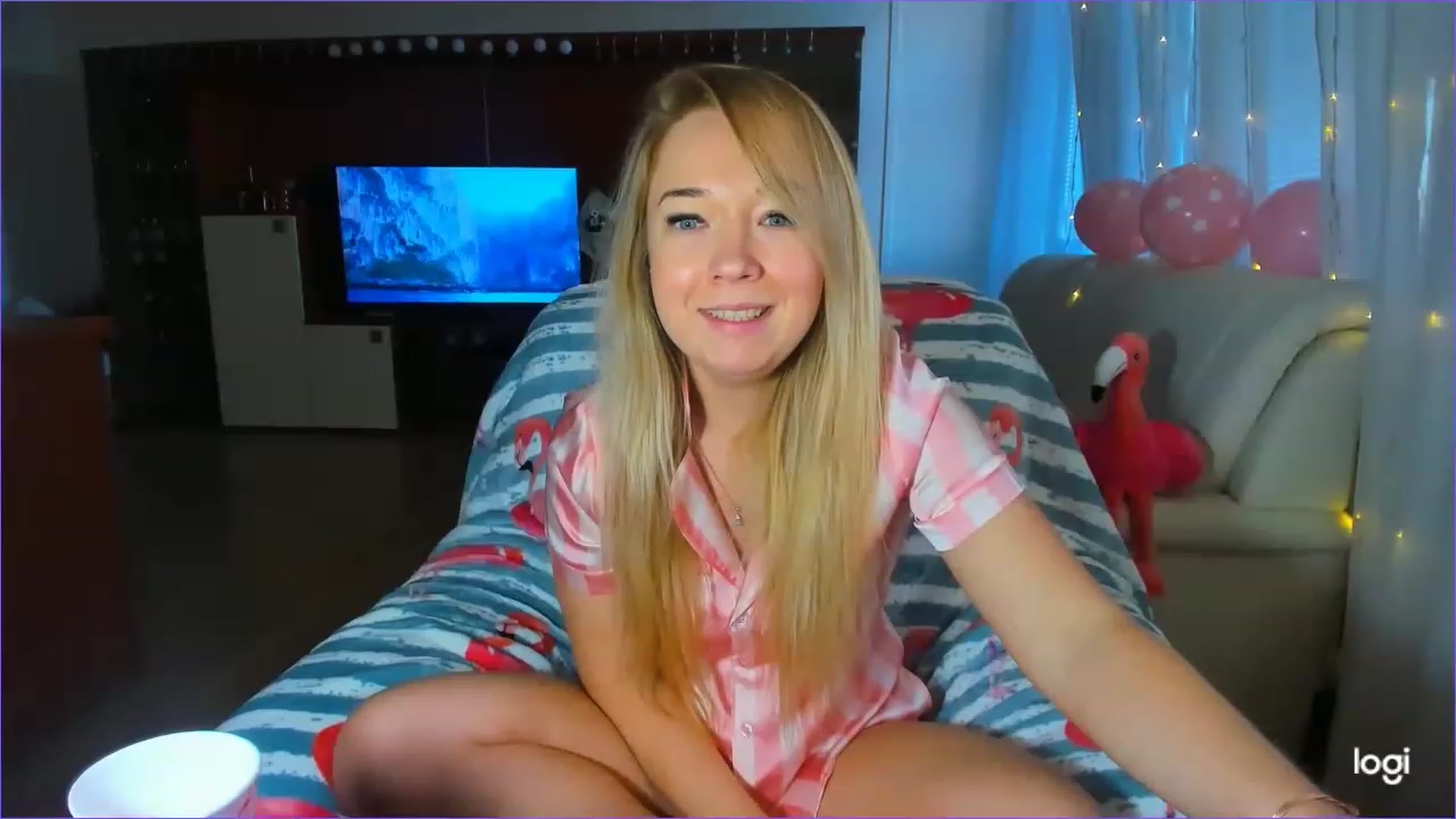 Gallery image thumbnail from FlamingoBday's myfreecams stream on, 02/07/2023, 16:03 image 2 of 20