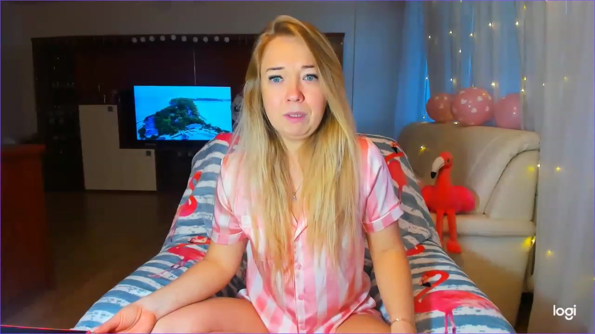 Gallery image thumbnail from FlamingoBday's myfreecams stream on, 02/07/2023, 16:03 image 14 of 20