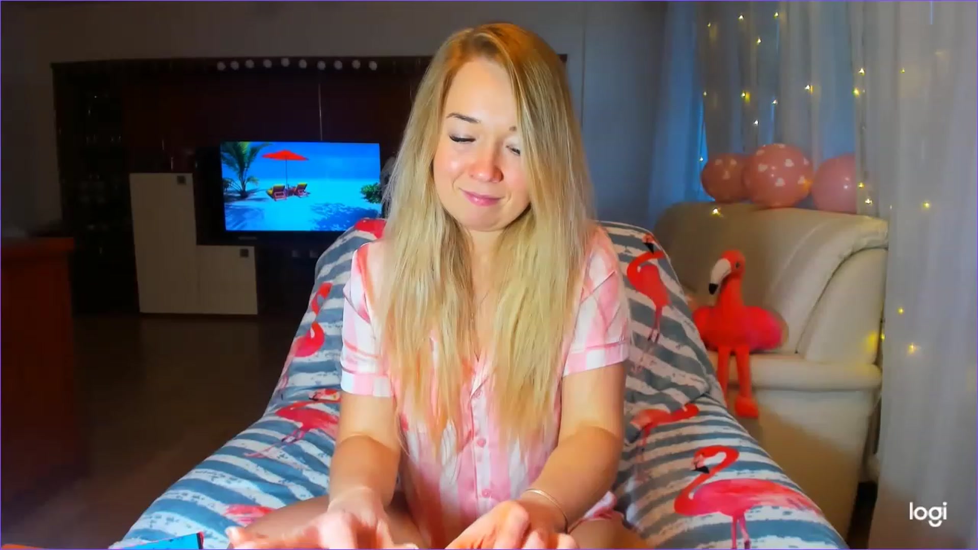 Gallery image thumbnail from FlamingoBday's myfreecams stream on, 02/07/2023, 16:03 image 17 of 20