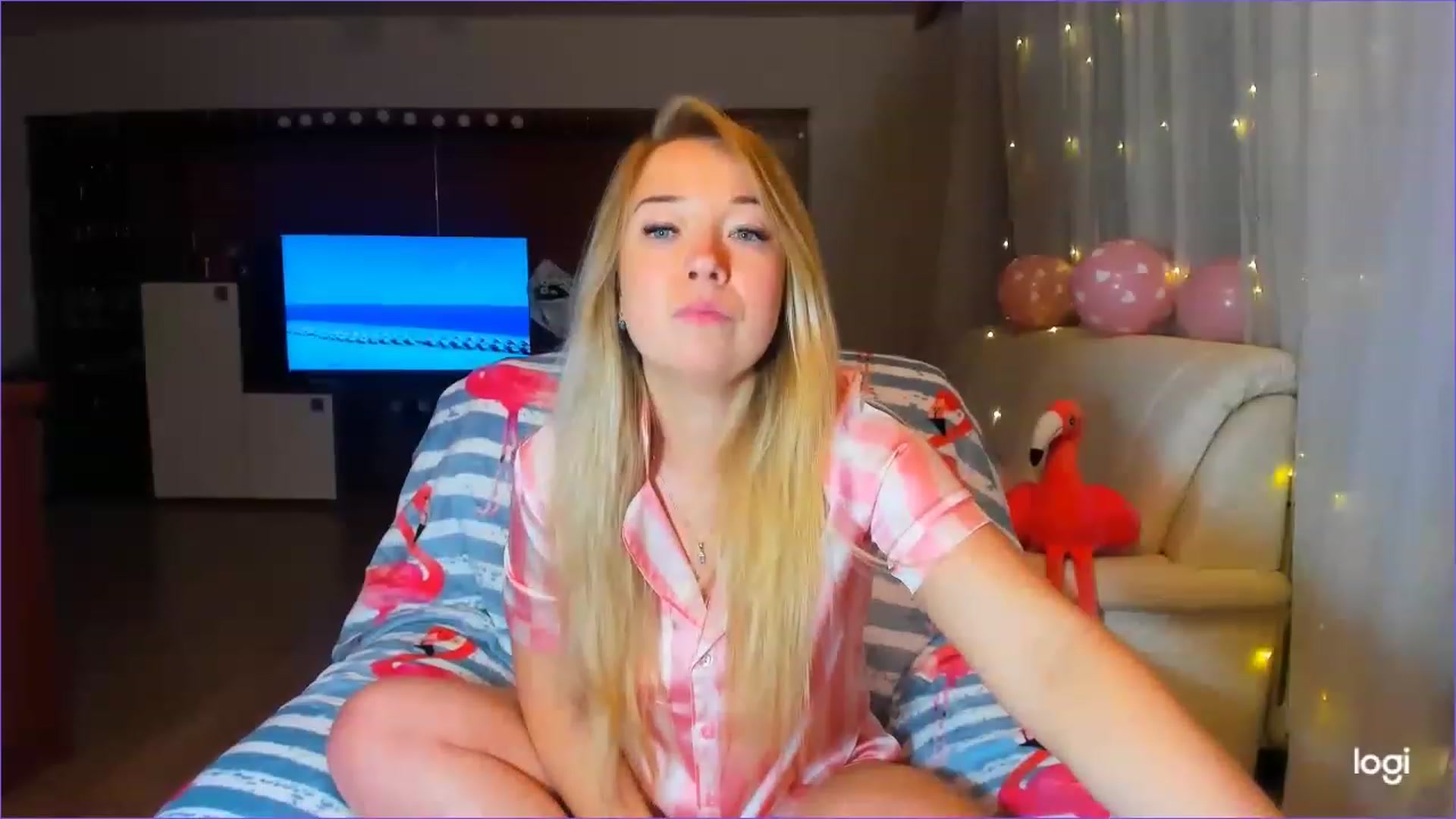 Gallery image thumbnail from FlamingoBday's myfreecams stream on, 02/07/2023, 17:04 image 3 of 20