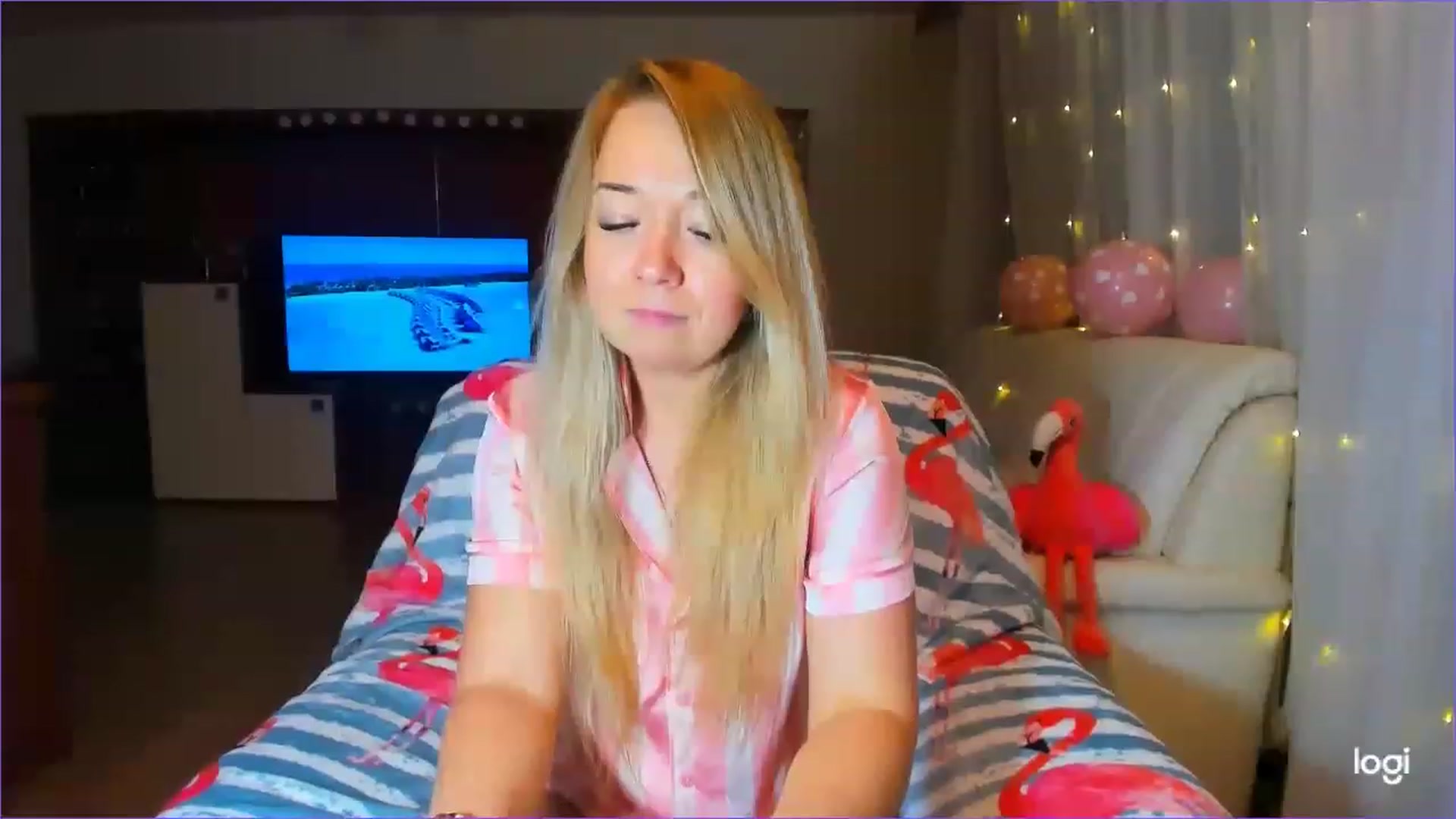 Gallery image thumbnail from FlamingoBday's myfreecams stream on, 02/07/2023, 17:04 image 5 of 20
