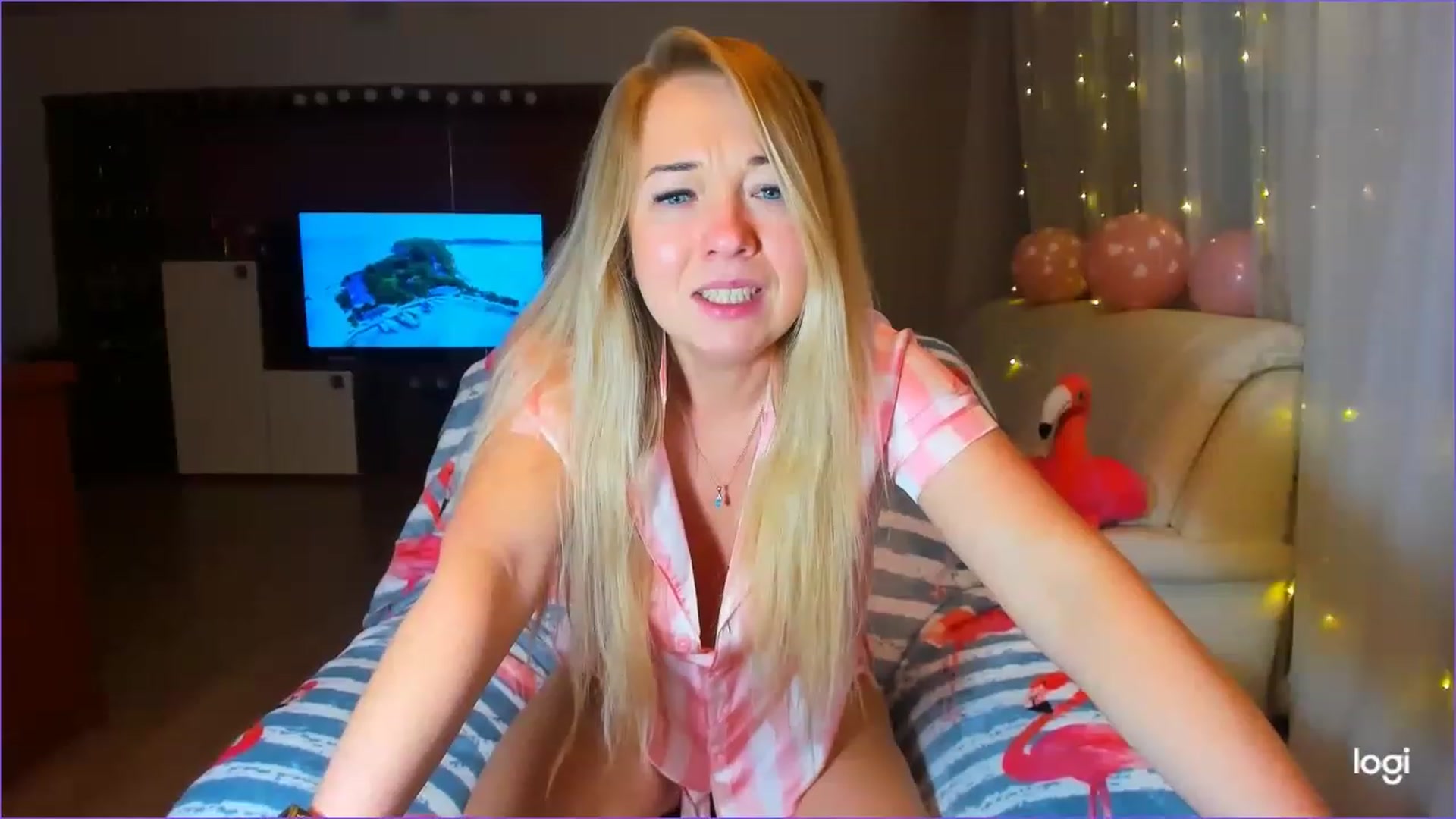 Gallery image thumbnail from FlamingoBday's myfreecams stream on, 02/07/2023, 17:04 image 15 of 20