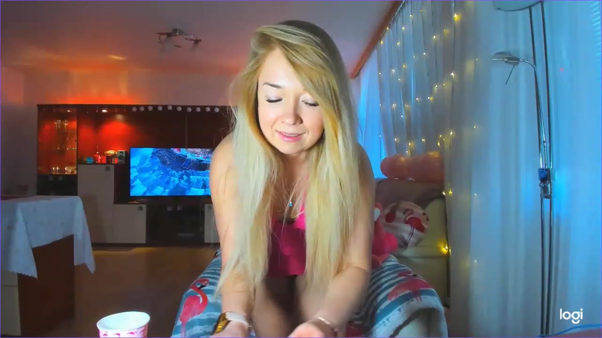 Gallery image thumbnail from FlamingoBday's myfreecams stream on, 02/10/2023, 15:43 image 15 of 20