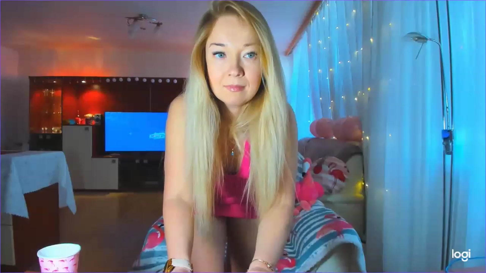 Gallery image thumbnail from FlamingoBday's myfreecams stream on, 02/10/2023, 15:43 image 2 of 20
