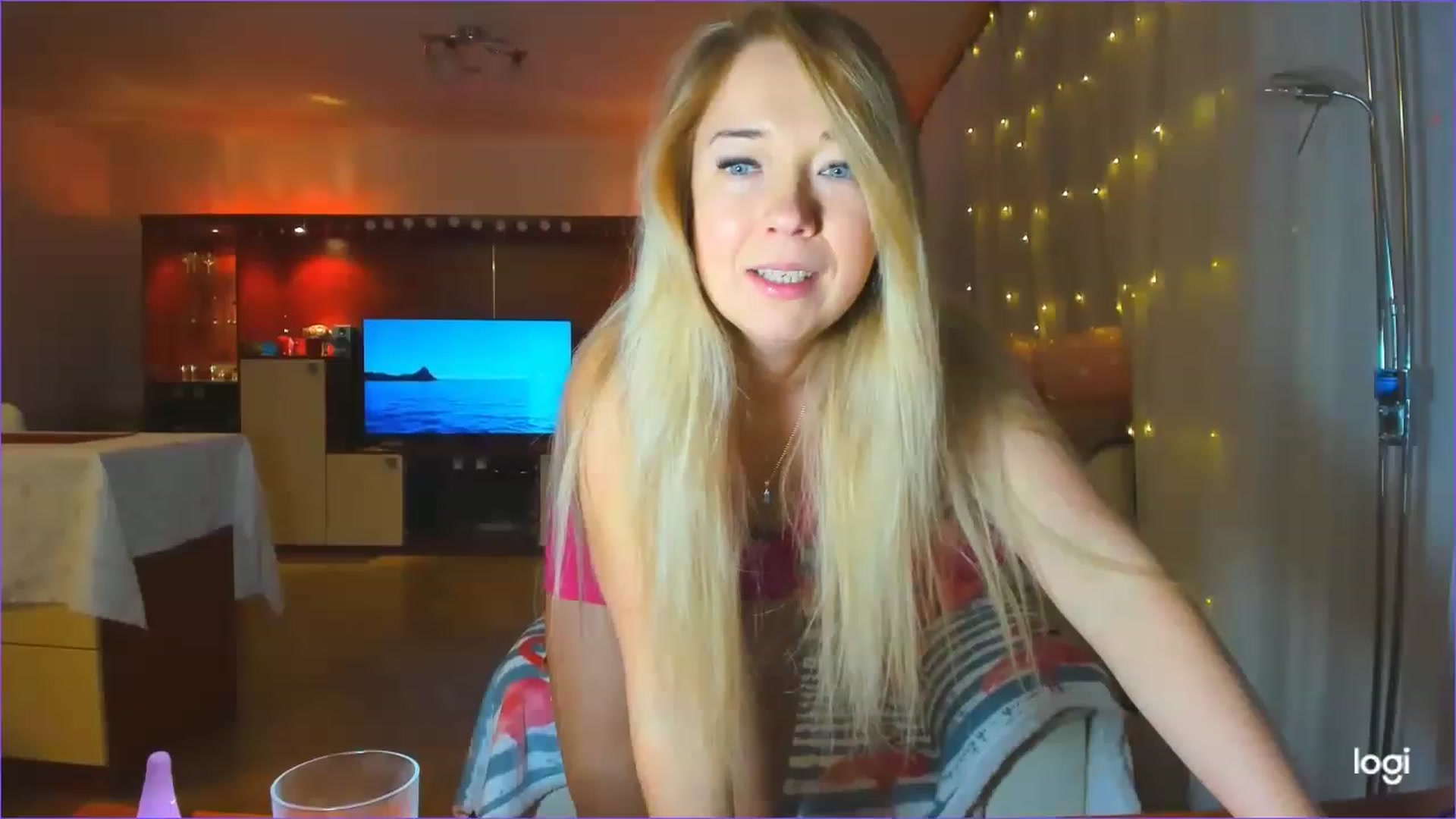 Gallery image thumbnail from FlamingoBday's myfreecams stream on, 02/10/2023, 16:30 image 11 of 20