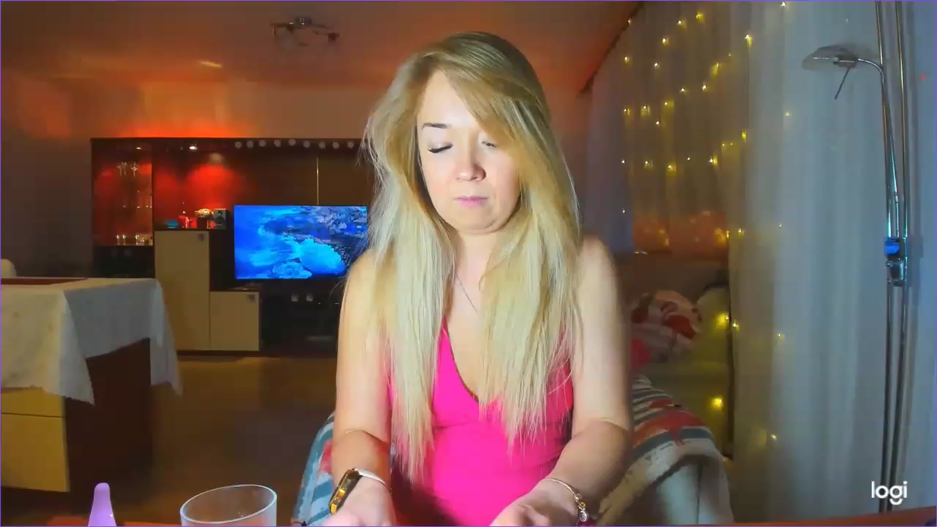 Gallery image thumbnail from FlamingoBday's myfreecams stream on, 02/10/2023, 16:30 image 3 of 20