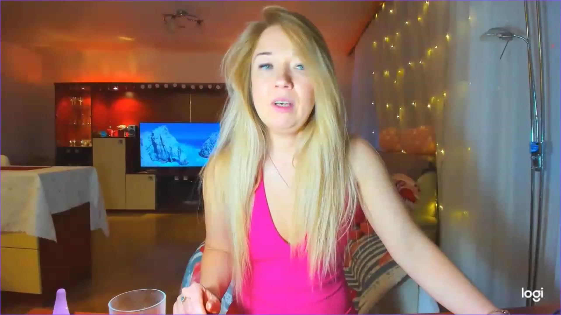 Gallery image thumbnail from FlamingoBday's myfreecams stream on, 02/10/2023, 16:30 image 2 of 20