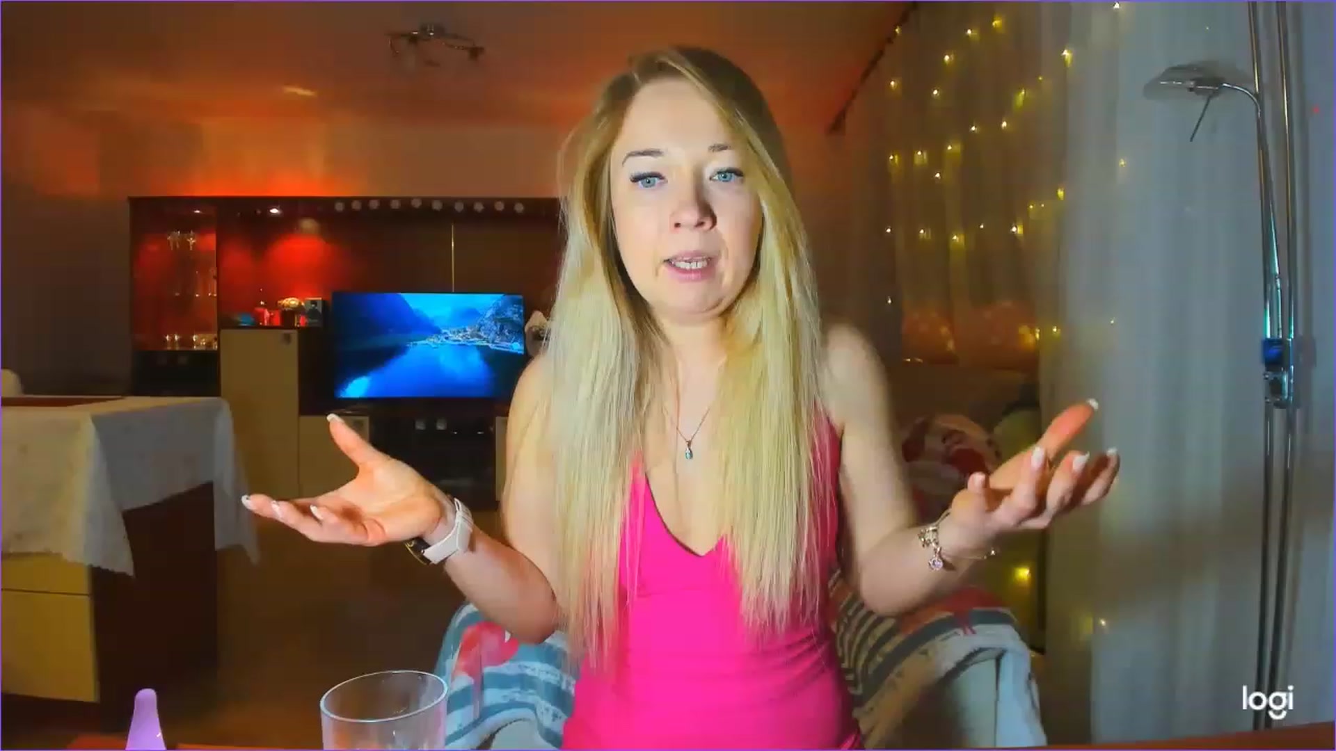 Gallery image thumbnail from FlamingoBday's myfreecams stream on, 02/10/2023, 16:30 image 19 of 20